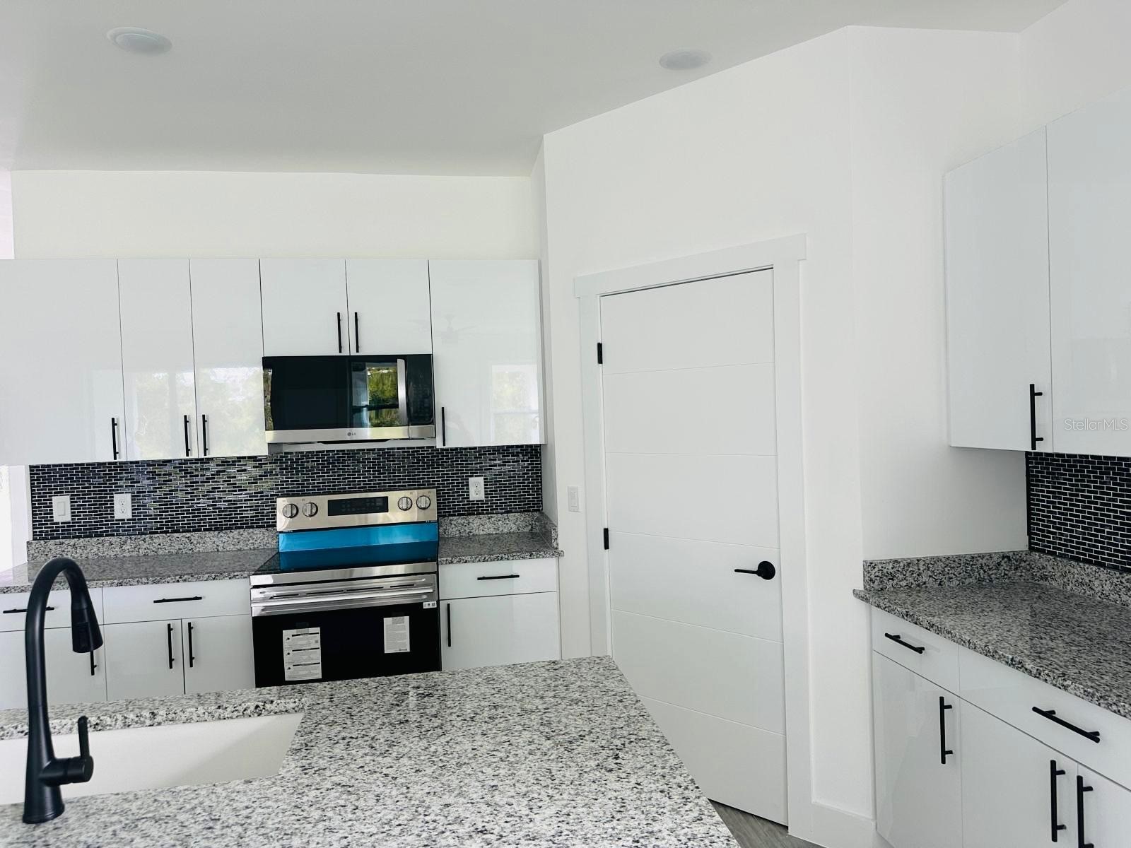 5555 Veracruz Terrace Port Charlotte FL 33981 TB8488632 image9