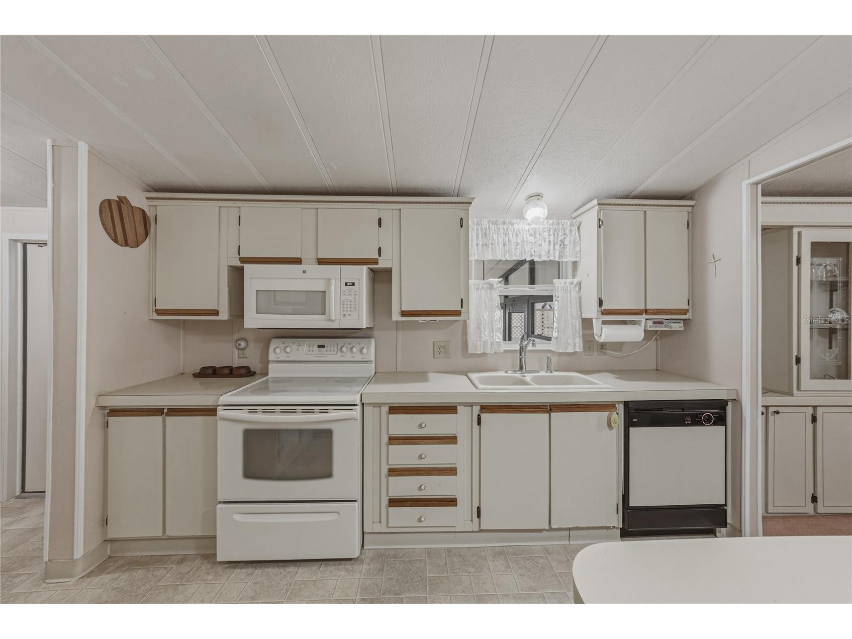 5556 Riviera Drive Zephyrhills FL 33541 TB8488969 image20