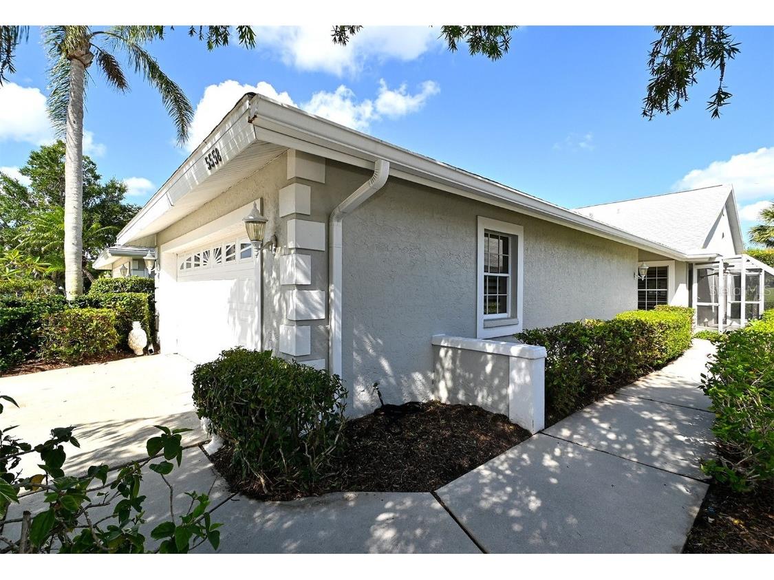 5558 Country Club Way Sarasota FL 34243 A4568697 image1