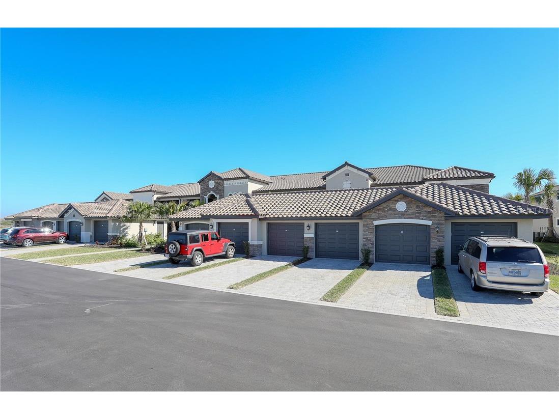 5558 Palmer Circle #106 Bradenton FL 34211 A4423370 image1