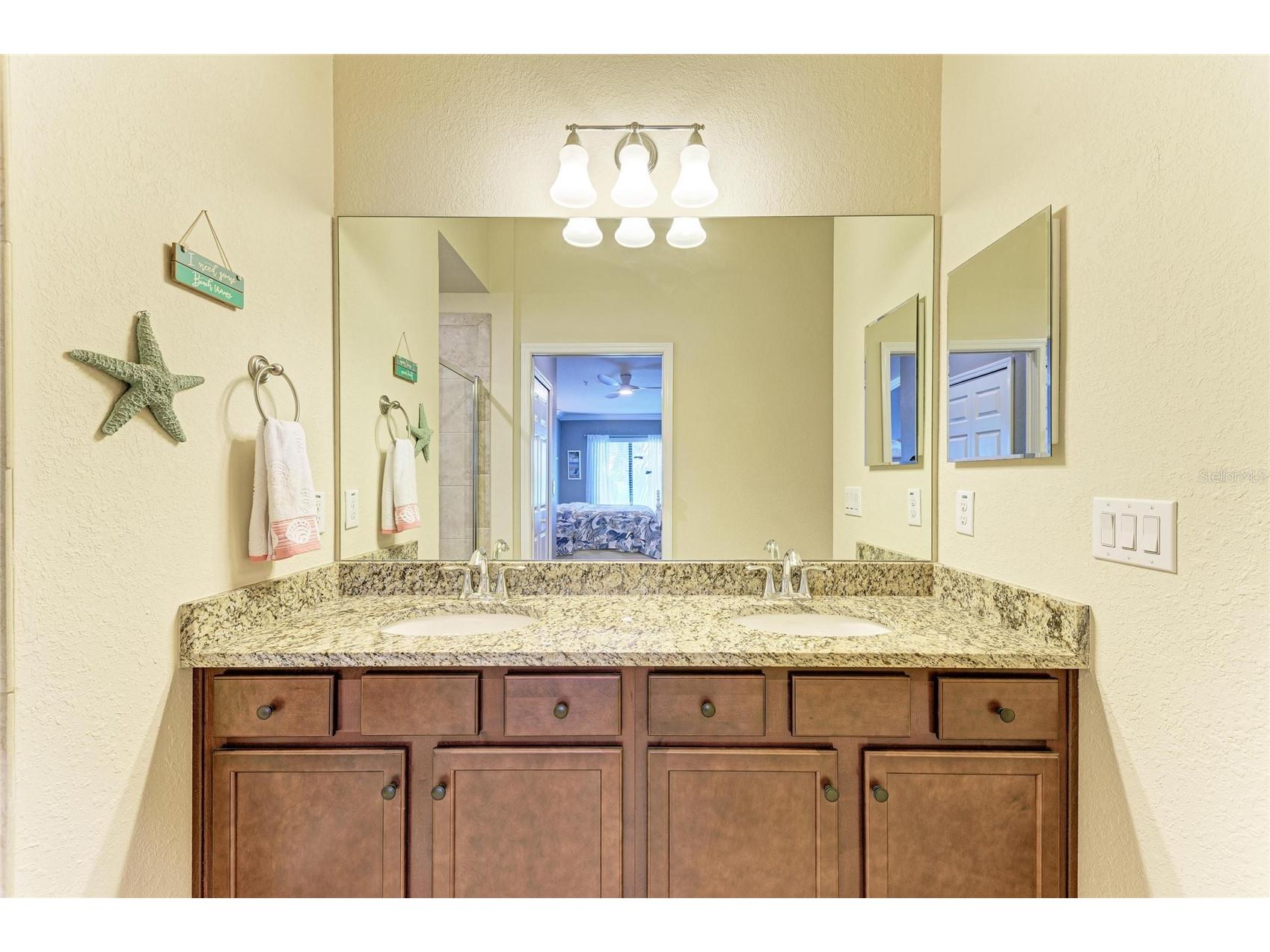5558 Palmer Circle #205 Lakewood Ranch FL 34211 A4687513 image33