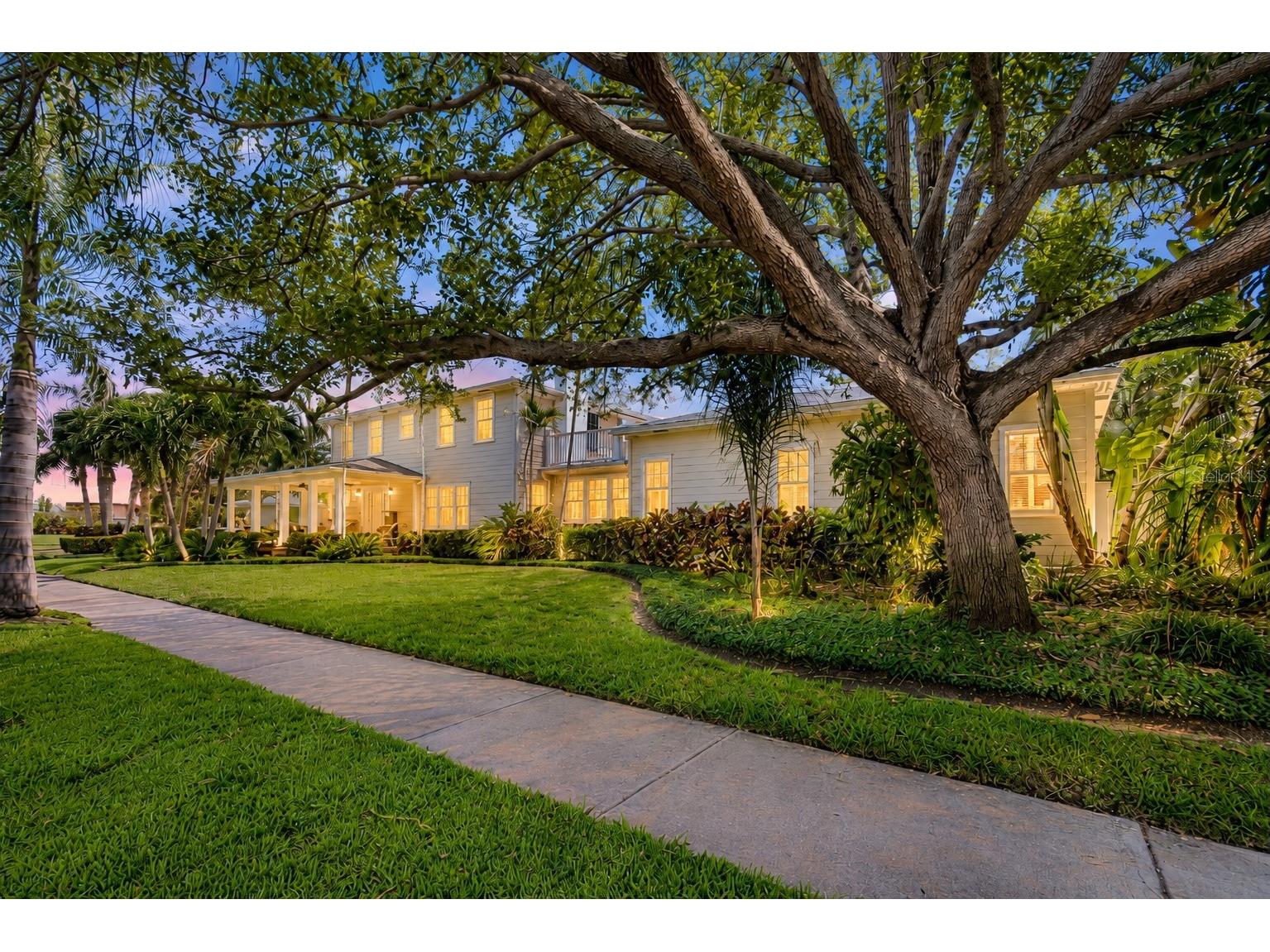 556 21st Avenue NE Saint Petersburg FL 33704 TB8505179 image1