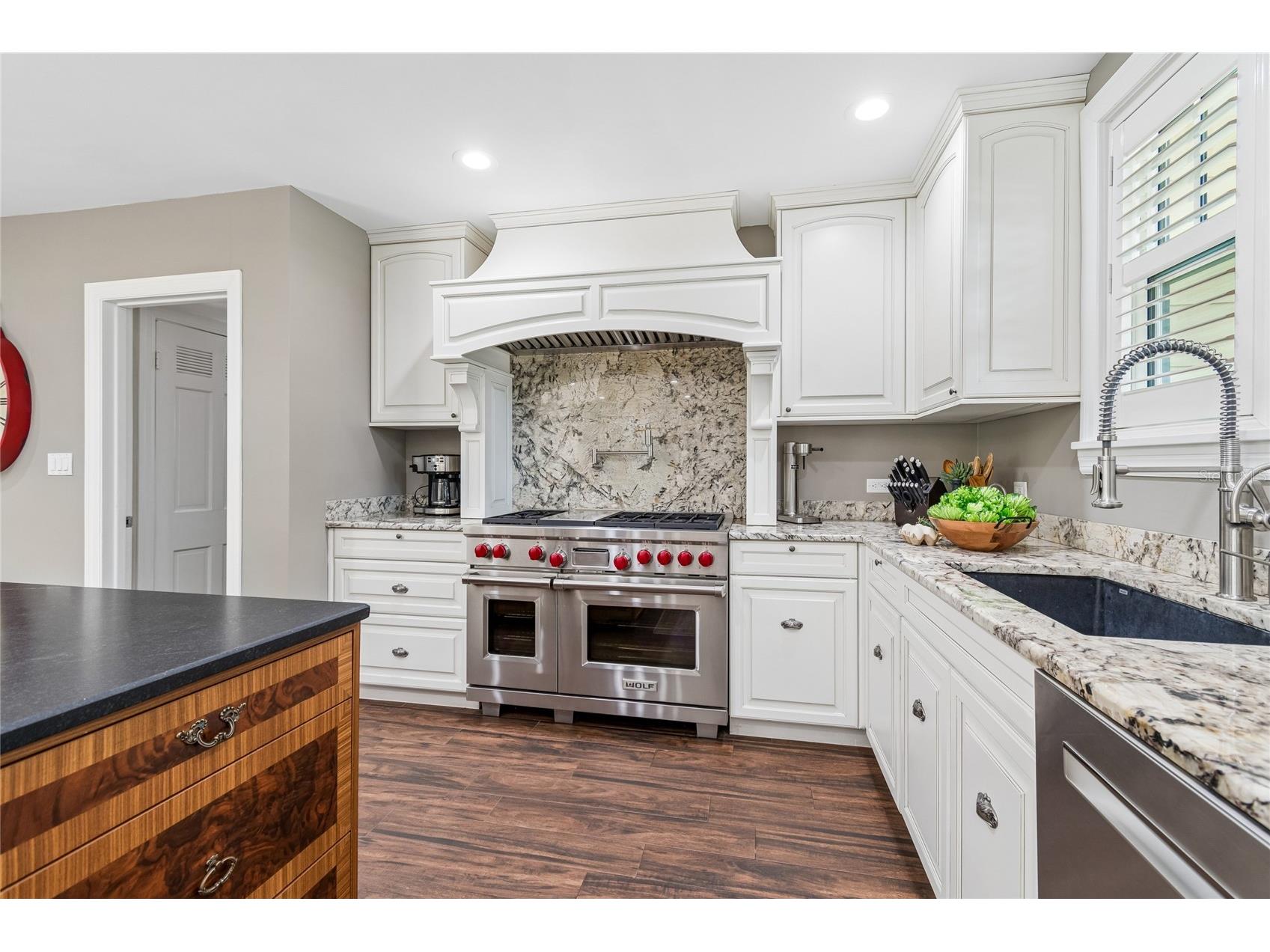556 21st Avenue NE Saint Petersburg FL 33704 TB8505179 image14