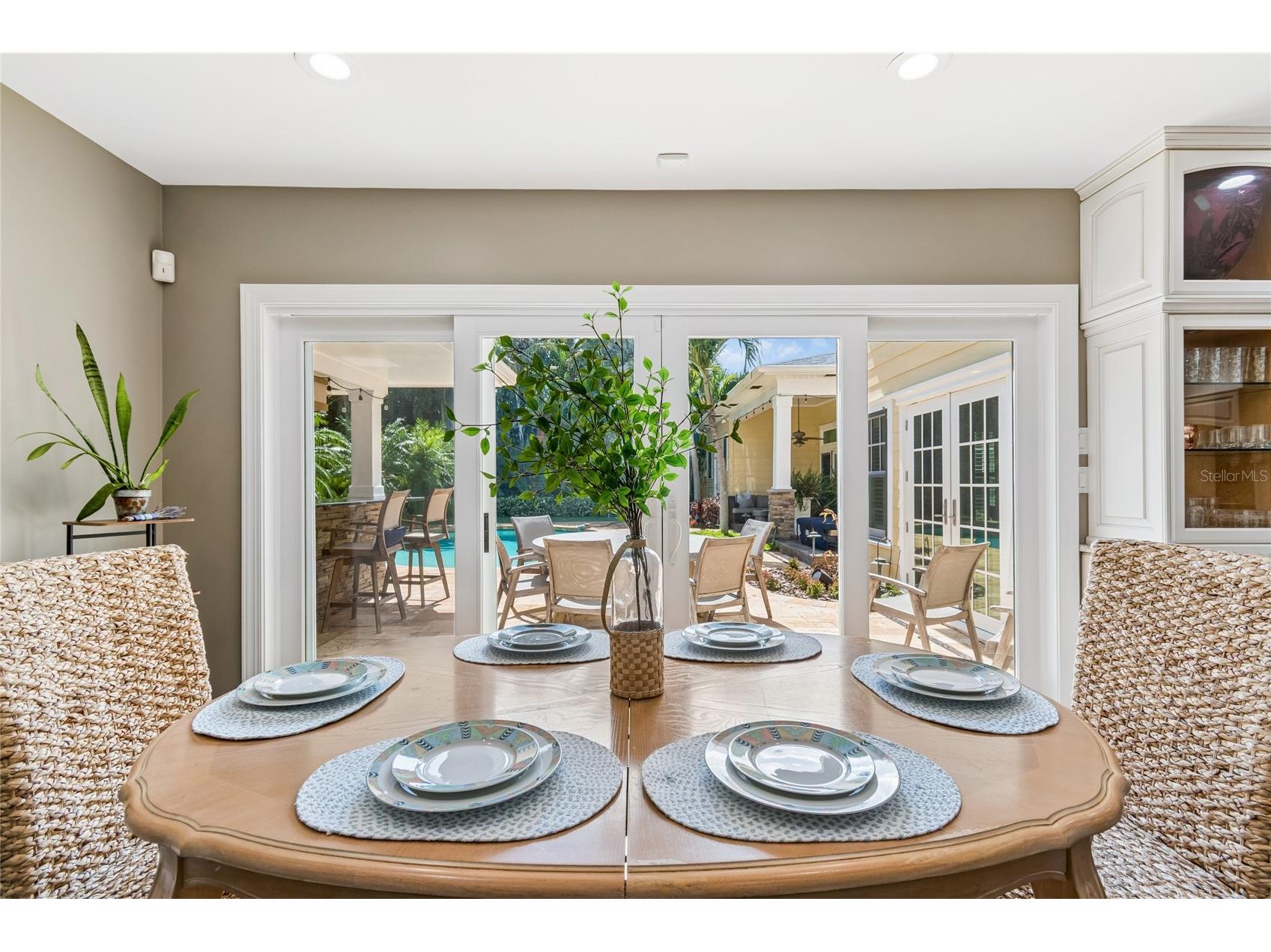 556 21st Avenue NE Saint Petersburg FL 33704 TB8505179 image23