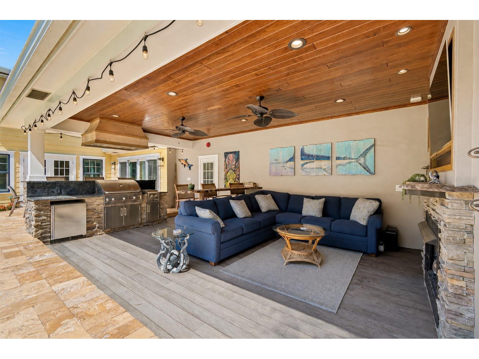 556 21st Avenue NE Saint Petersburg FL 33704 TB8505179 image27