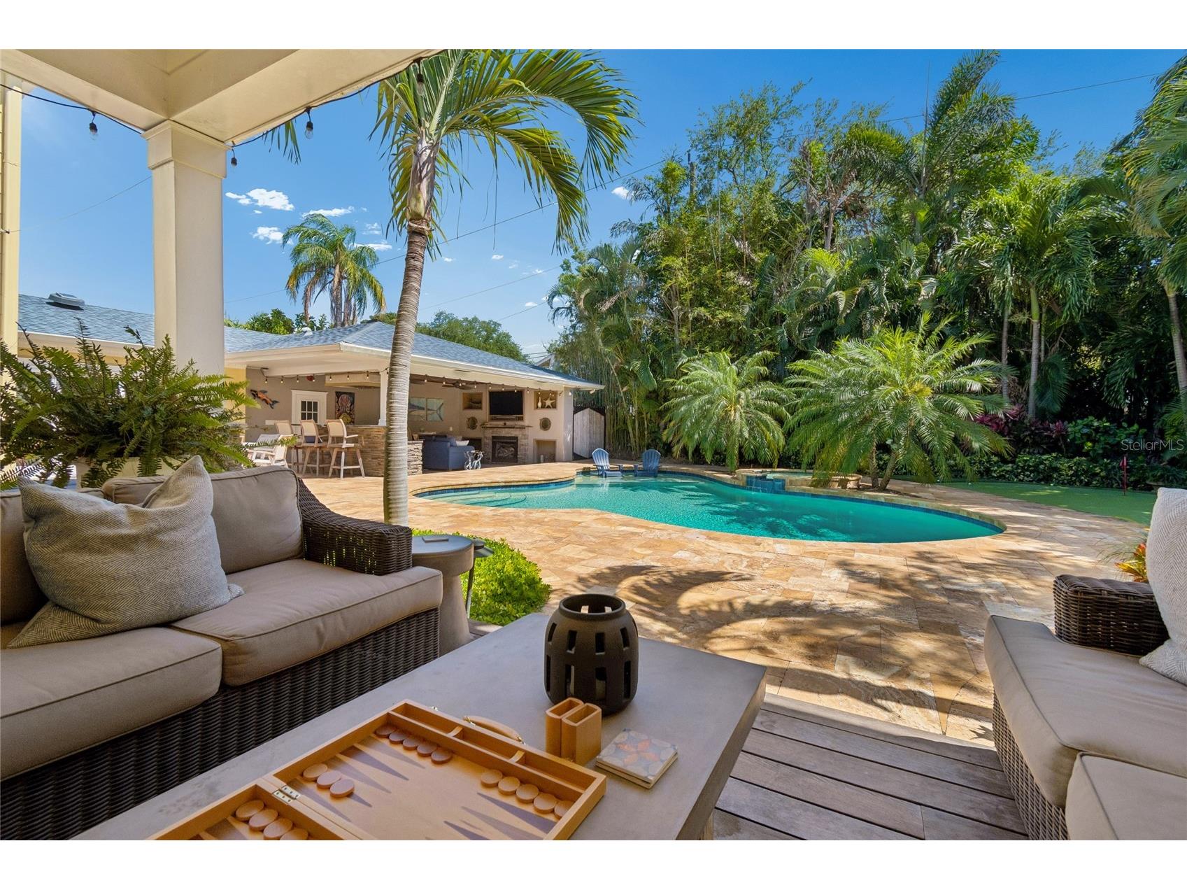 556 21st Avenue NE Saint Petersburg FL 33704 TB8505179 image29