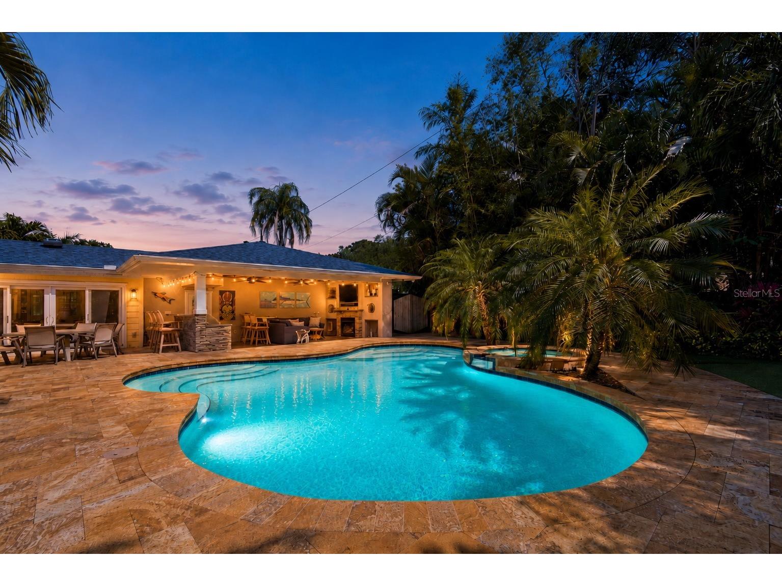 556 21st Avenue NE Saint Petersburg FL 33704 TB8505179 image3