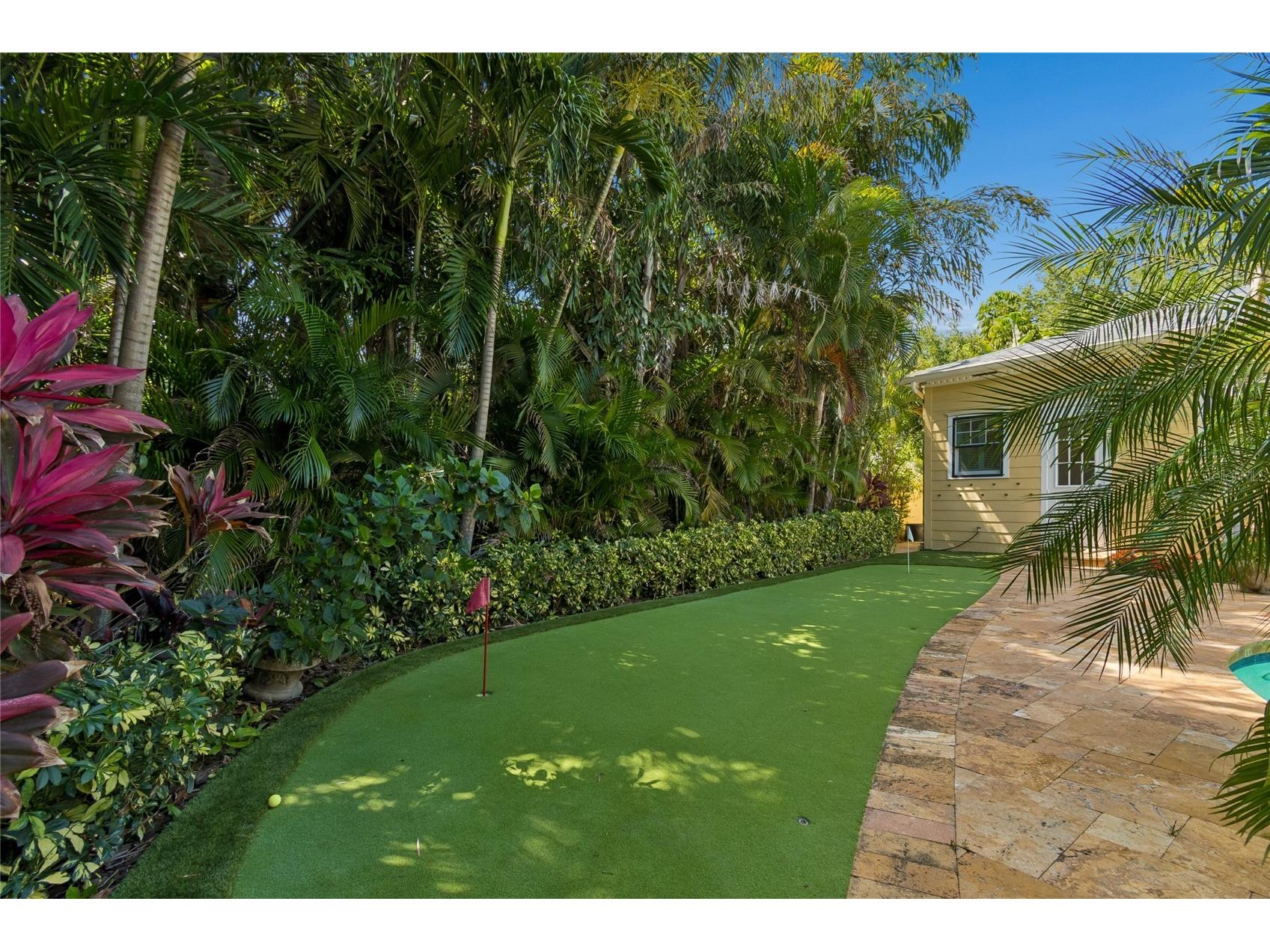 556 21st Avenue NE Saint Petersburg FL 33704 TB8505179 image32