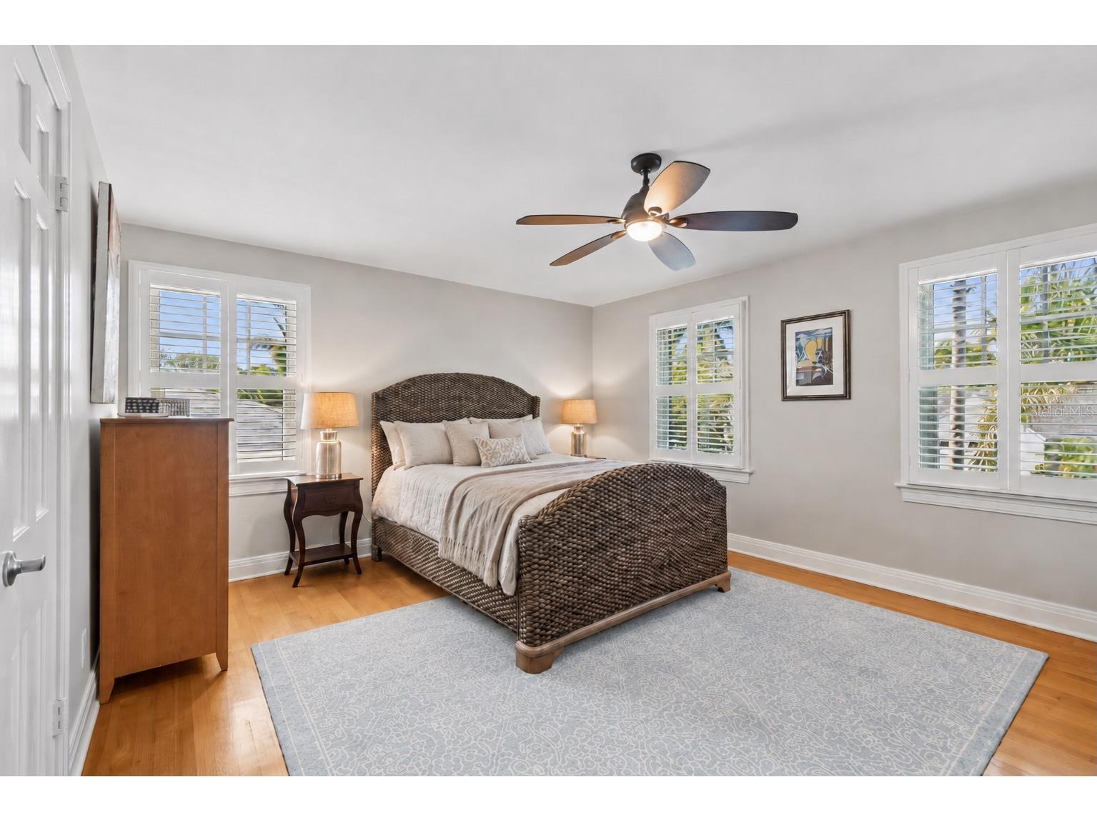 556 21st Avenue NE Saint Petersburg FL 33704 TB8505179 image44