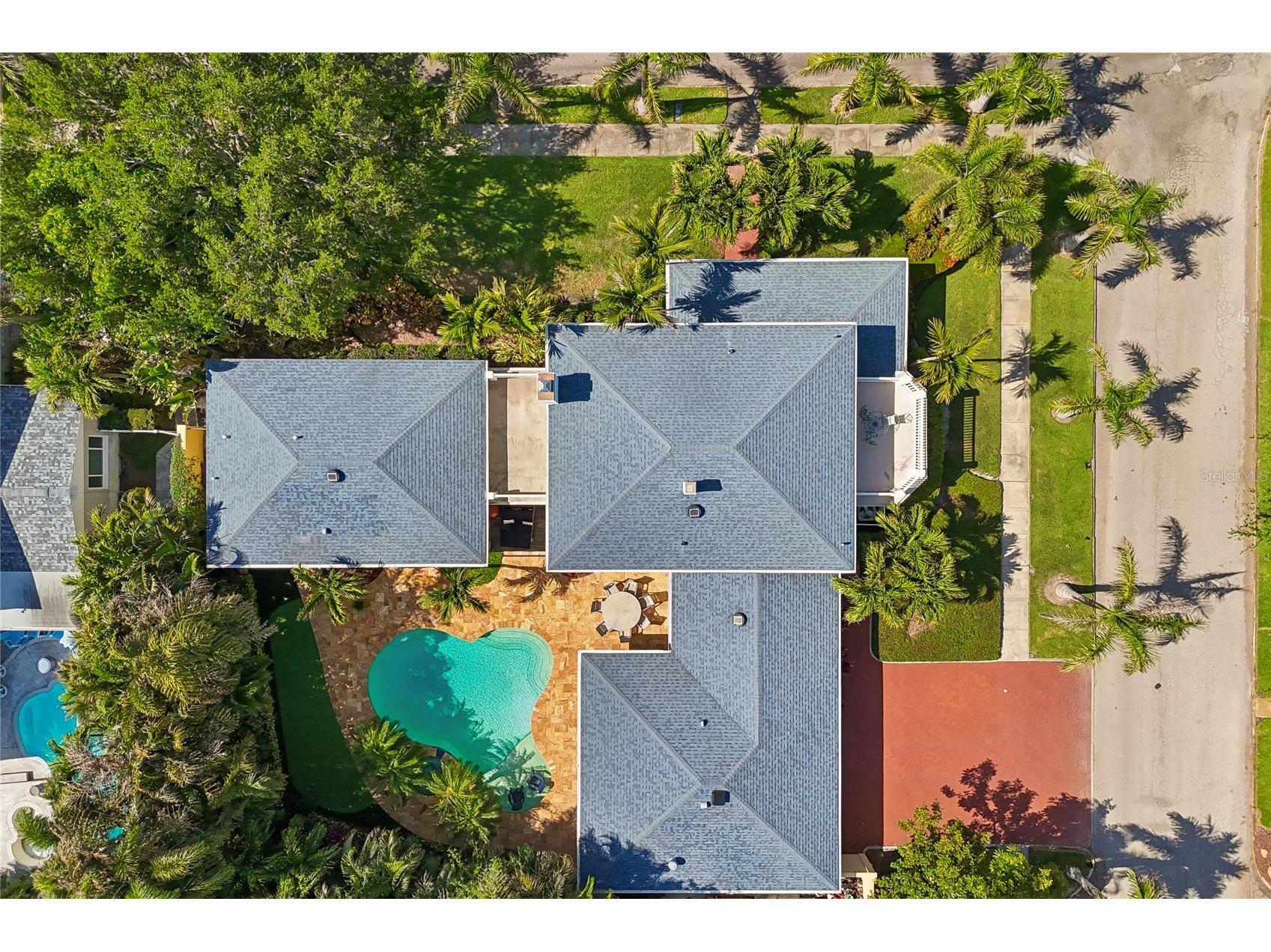 556 21st Avenue NE Saint Petersburg FL 33704 TB8505179 image52