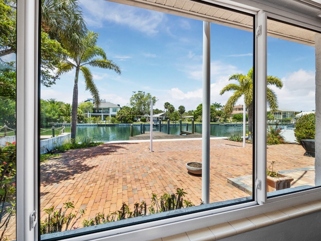 556 N Washington Drive Sarasota FL 34236 A4601594 image1