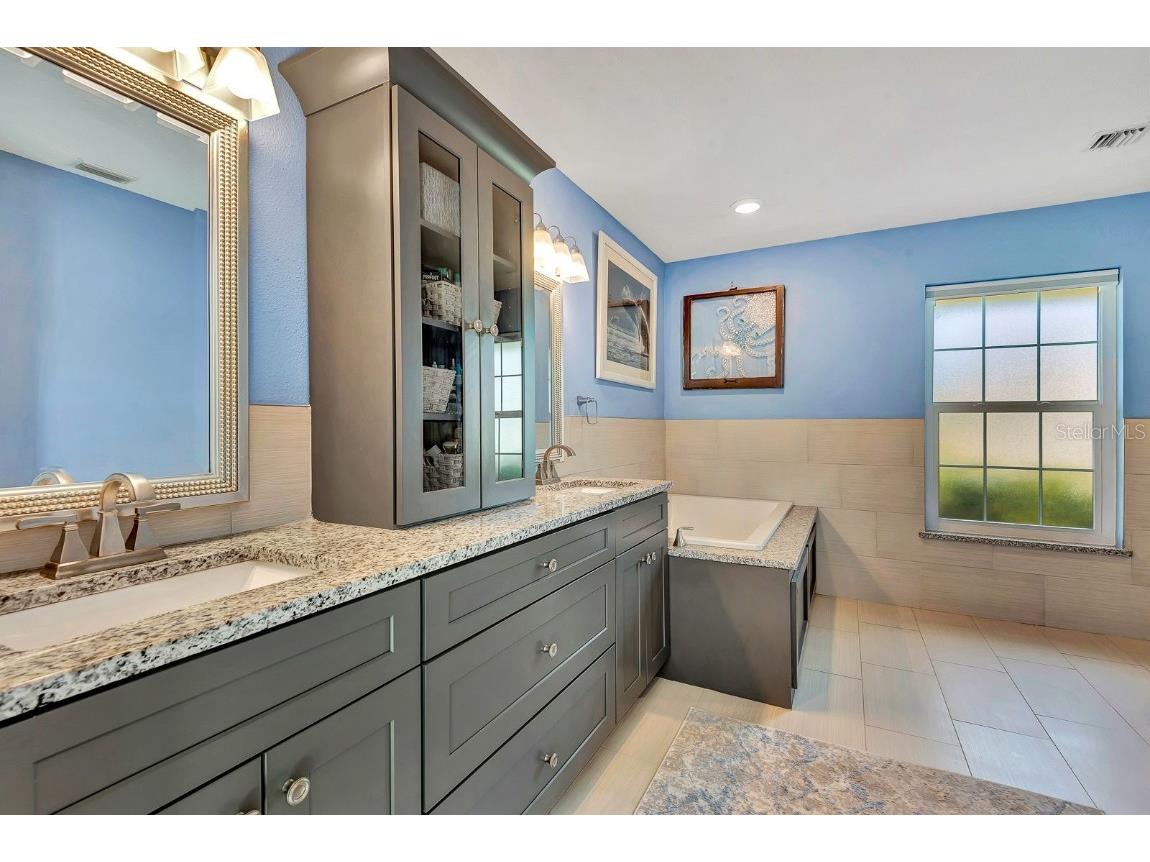 556 Silk Oak Drive Venice FL 34293 A4675659 image11