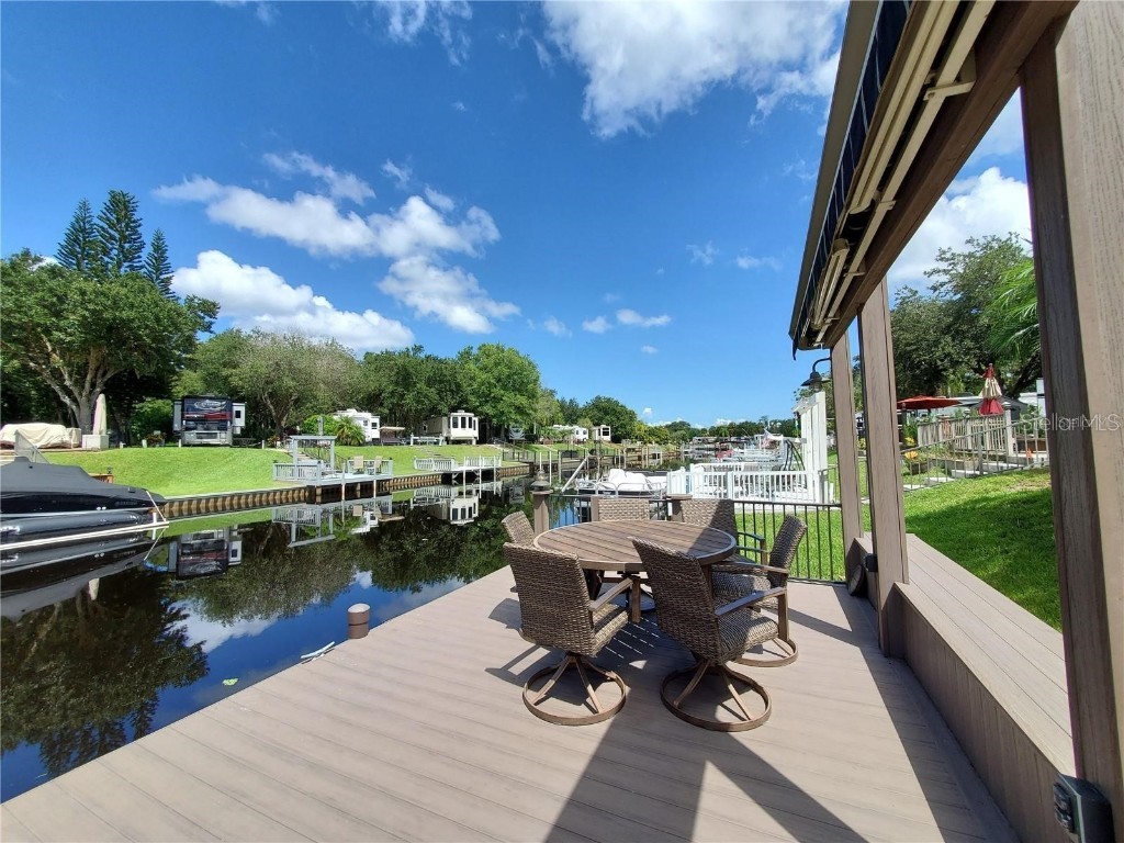 556 Waterway Drive Lake Wales FL 33898 - KISSIMMEE RIVER U8230779 image1