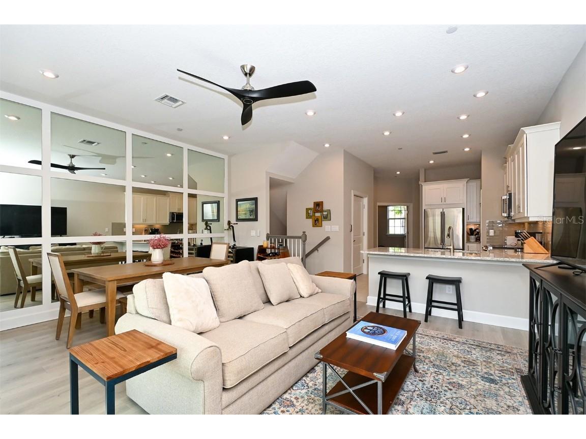 5560 Cannes Circle #3-106 Sarasota FL 34231 A4665433 image10