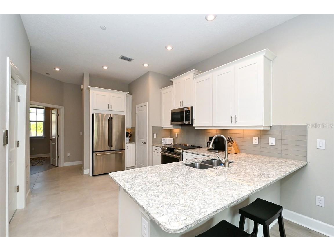 5560 Cannes Circle #3-106 Sarasota FL 34231 A4665433 image12