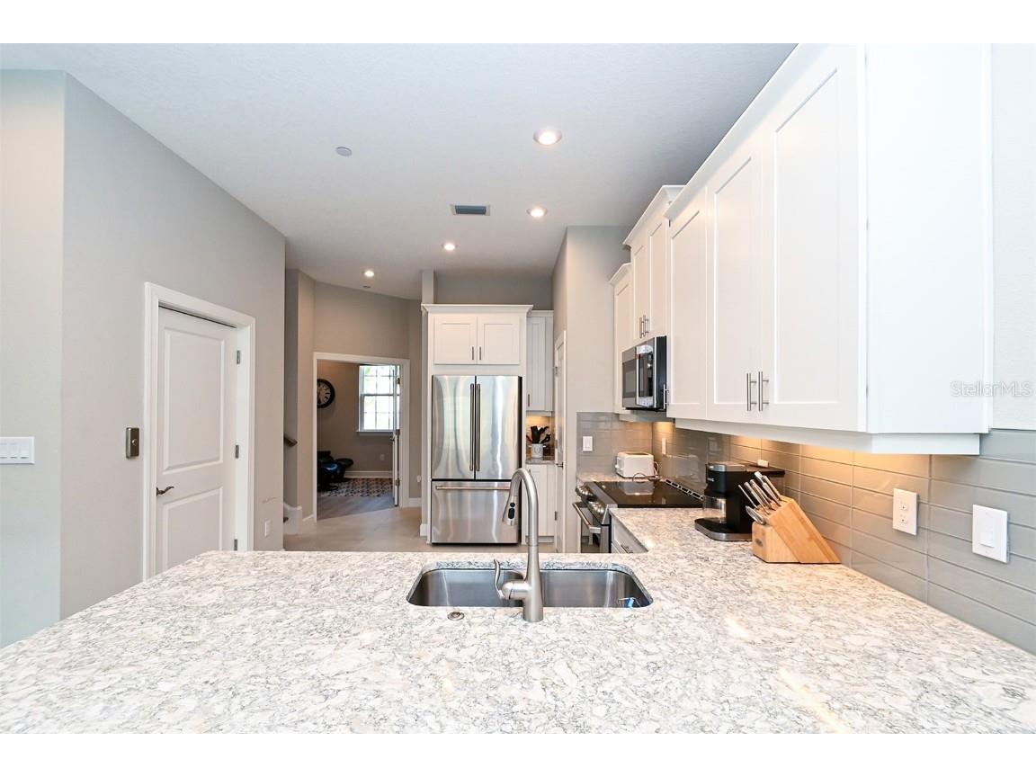 5560 Cannes Circle #3-106 Sarasota FL 34231 A4665433 image13