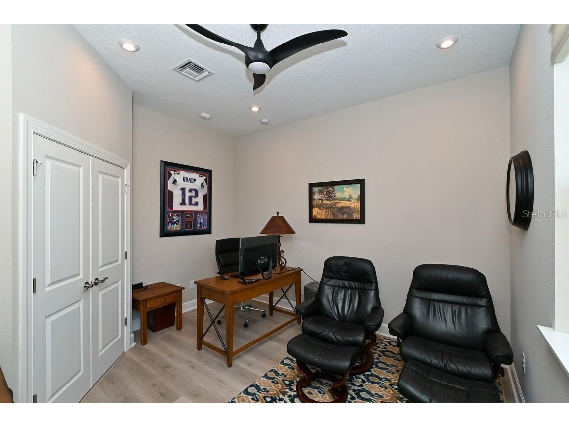 5560 Cannes Circle #3-106 Sarasota FL 34231 A4665433 image17