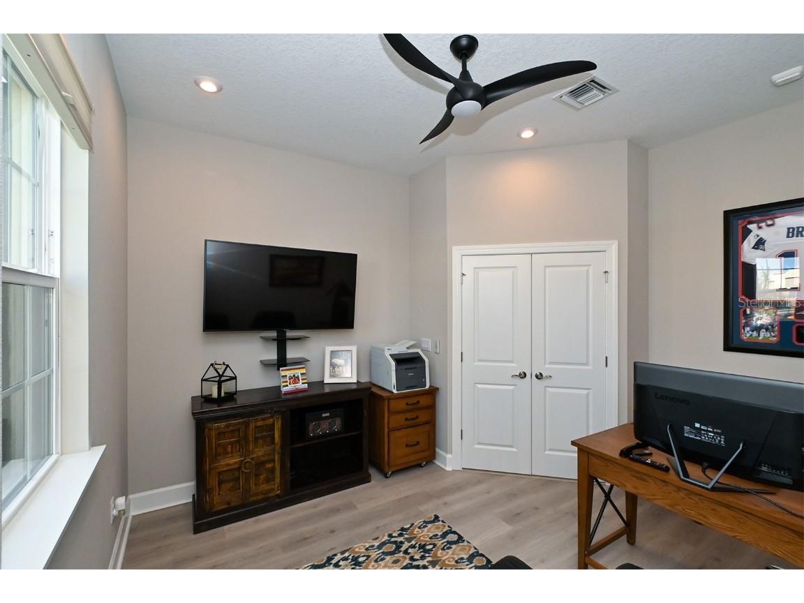 5560 Cannes Circle #3-106 Sarasota FL 34231 A4665433 image19