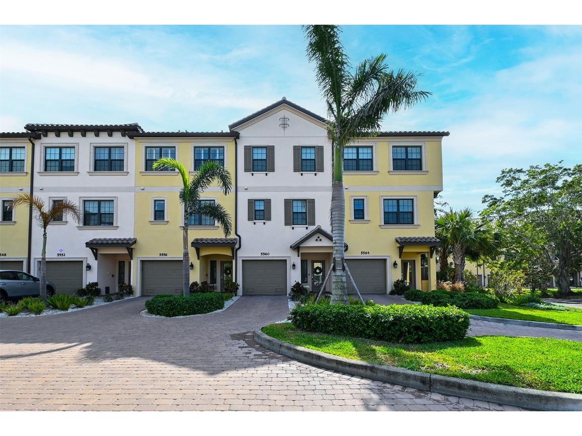 5560 Cannes Circle #3-106 Sarasota FL 34231 A4665433 image2