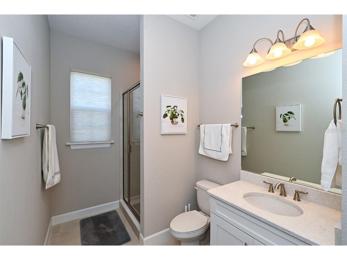 5560 Cannes Circle #3-106 Sarasota FL 34231 A4665433 image20