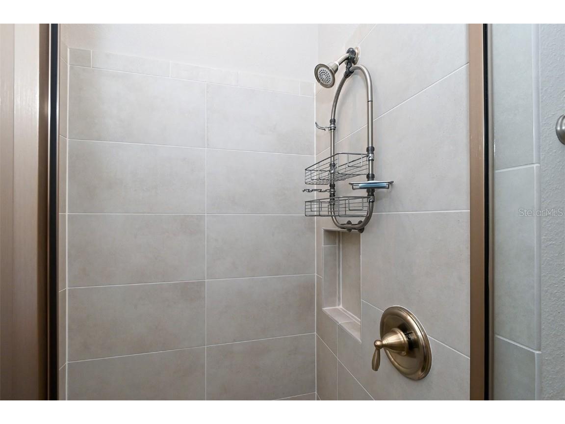 5560 Cannes Circle #3-106 Sarasota FL 34231 A4665433 image22