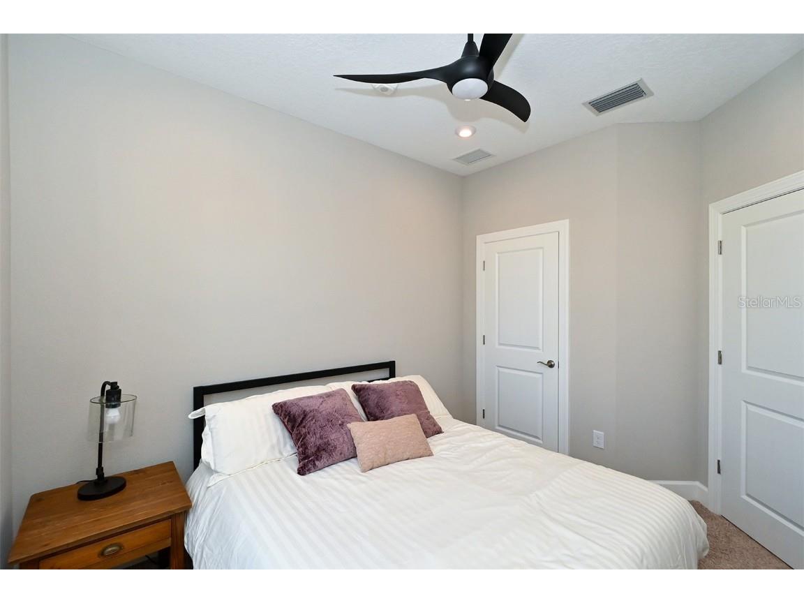 5560 Cannes Circle #3-106 Sarasota FL 34231 A4665433 image29