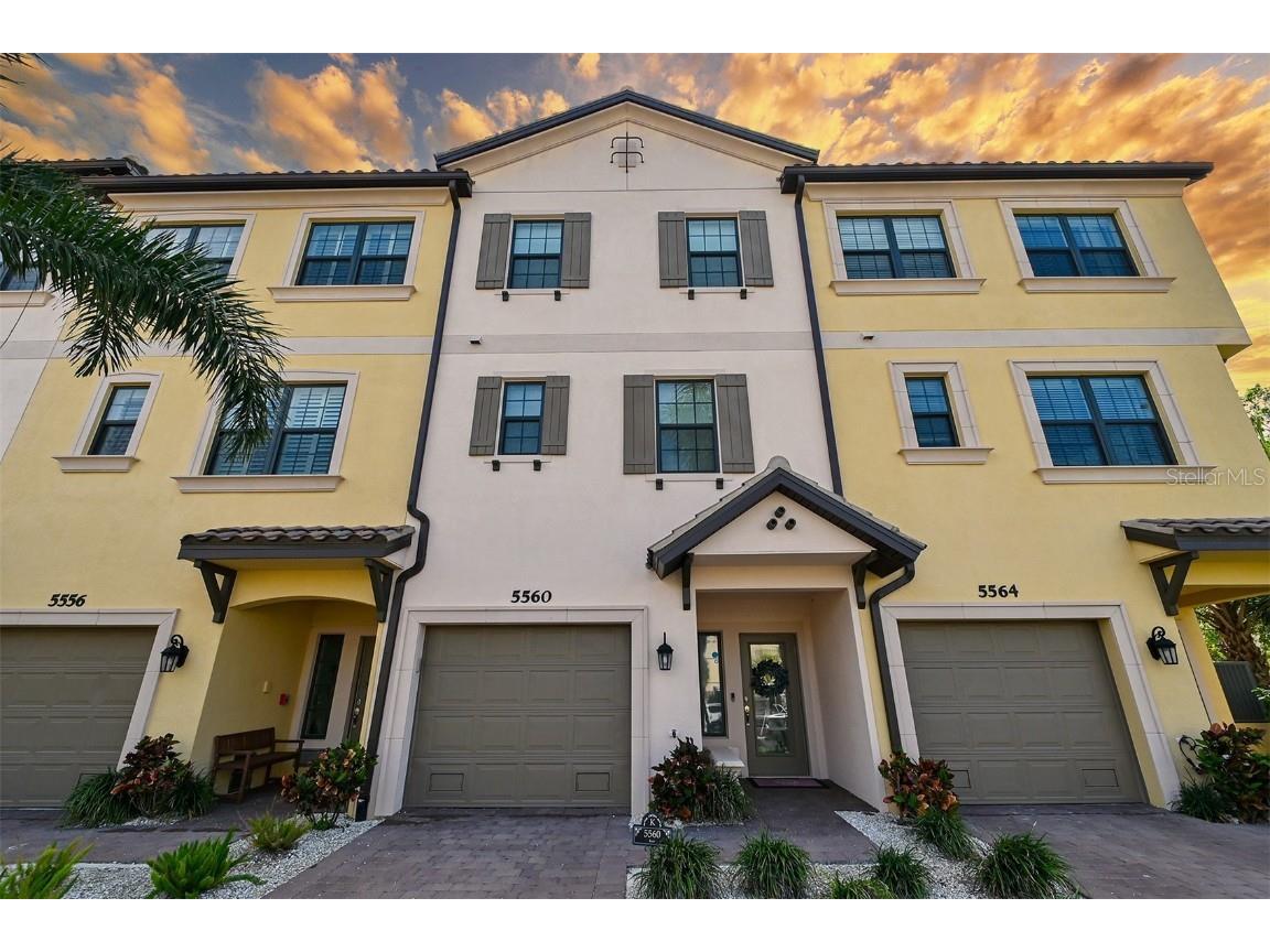 5560 Cannes Circle #3-106 Sarasota FL 34231 A4665433 image3