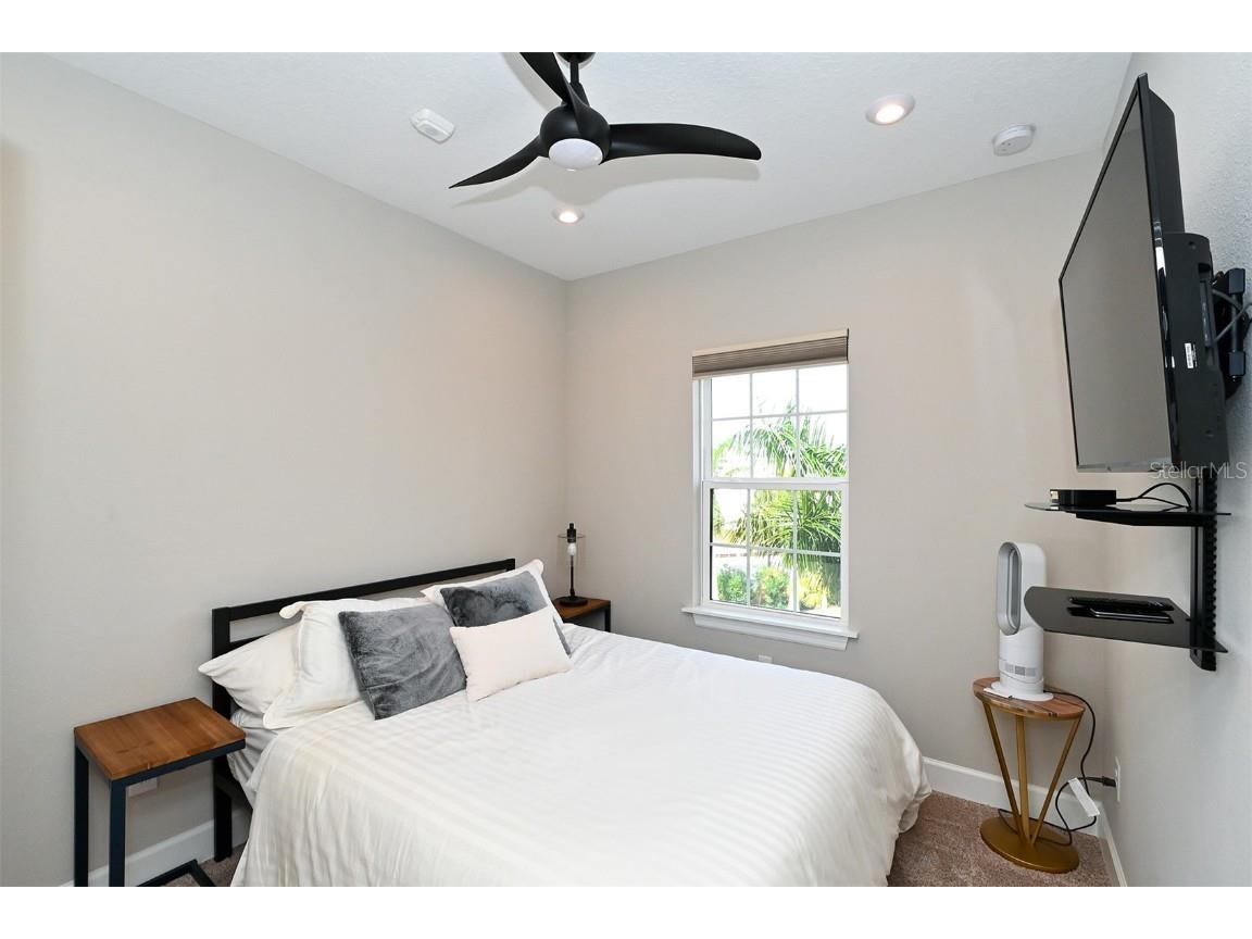 5560 Cannes Circle #3-106 Sarasota FL 34231 A4665433 image34