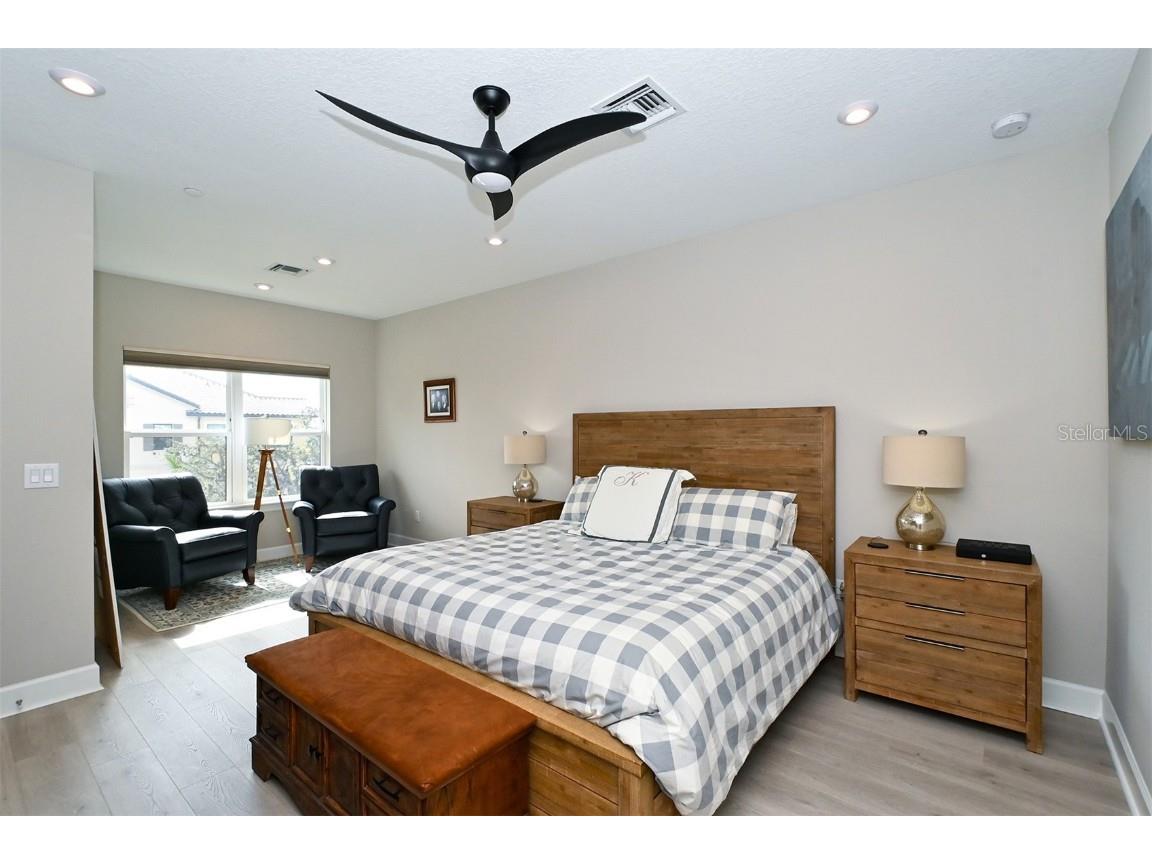 5560 Cannes Circle #3-106 Sarasota FL 34231 A4665433 image37