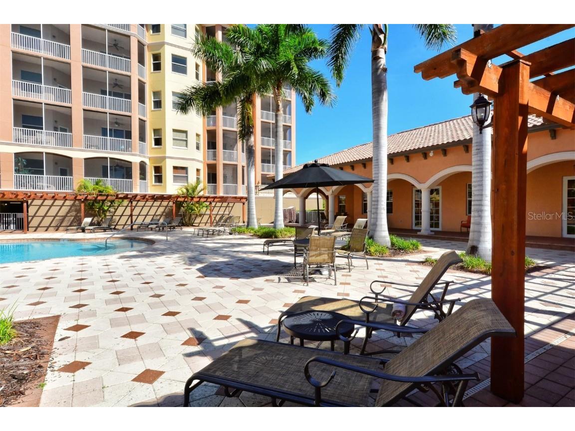 5560 Cannes Circle #3-106 Sarasota FL 34231 A4665433 image57