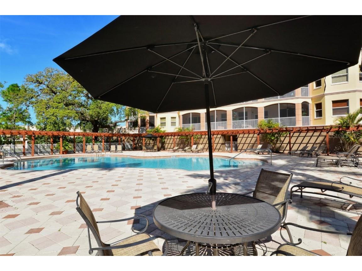 5560 Cannes Circle #3-106 Sarasota FL 34231 A4665433 image58