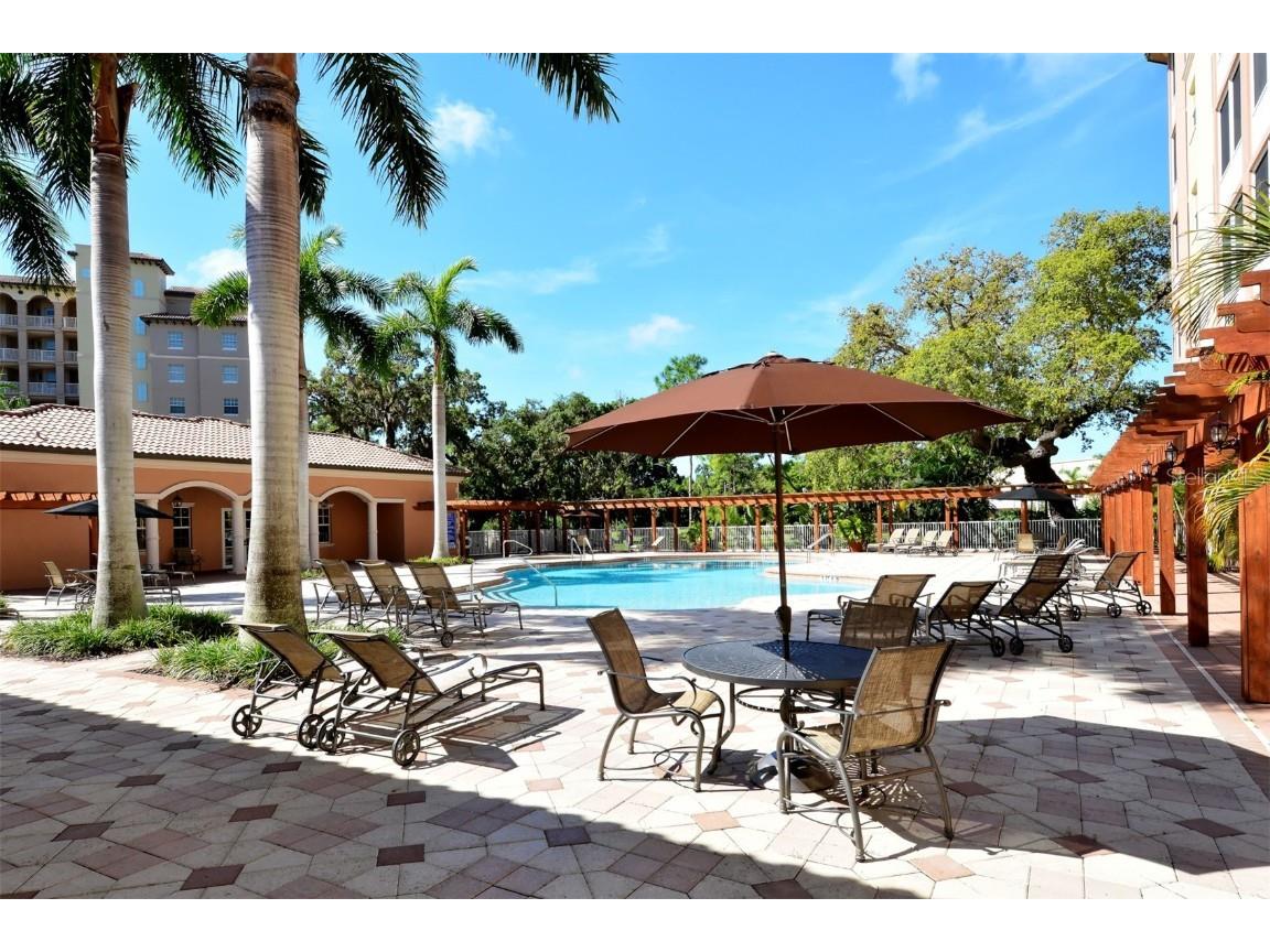 5560 Cannes Circle #3-106 Sarasota FL 34231 A4665433 image63