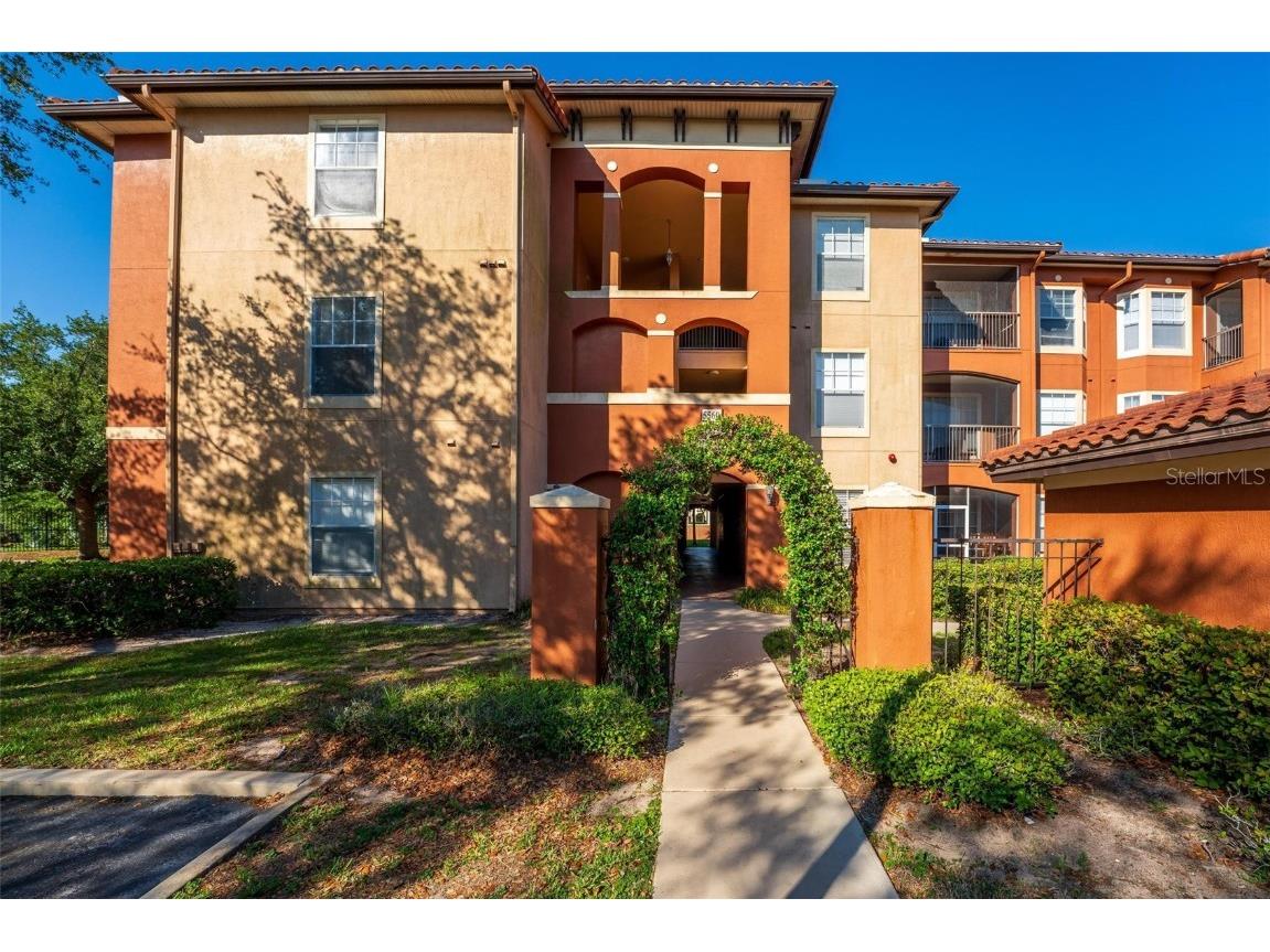5560 Metrowest Boulevard #304 Orlando FL 32811 U8243754 image1