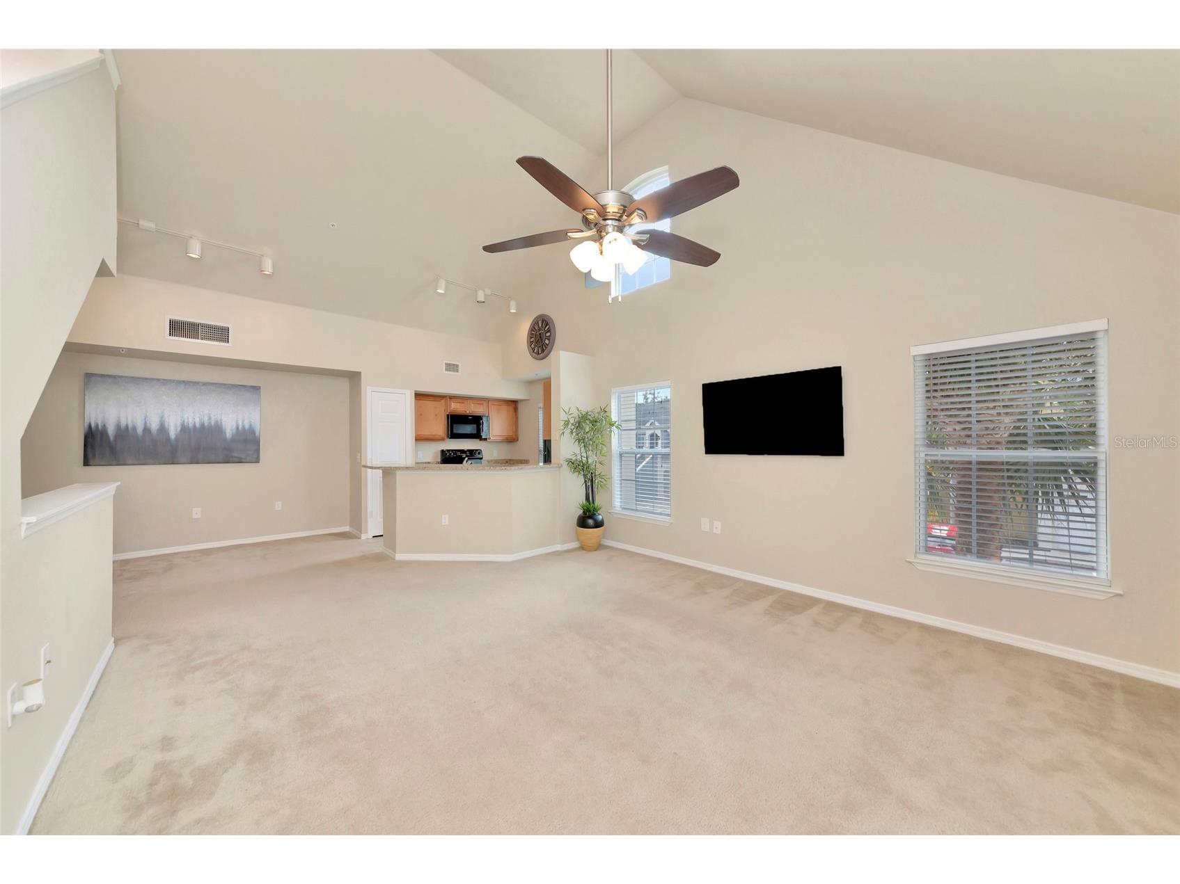5560 Rosehill Road #201 Sarasota FL 34233 A4689325 image3