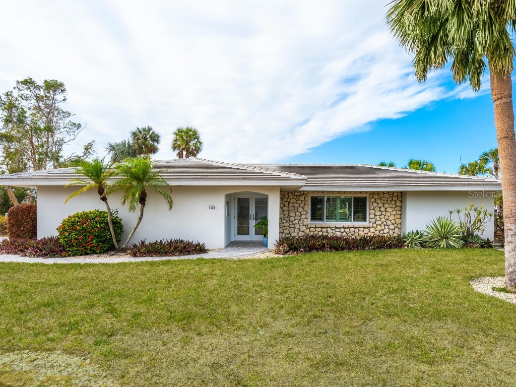 5560 Shadow Lawn Drive Sarasota FL 34242 - GRAND CANAL TO ICW A4636955 image1