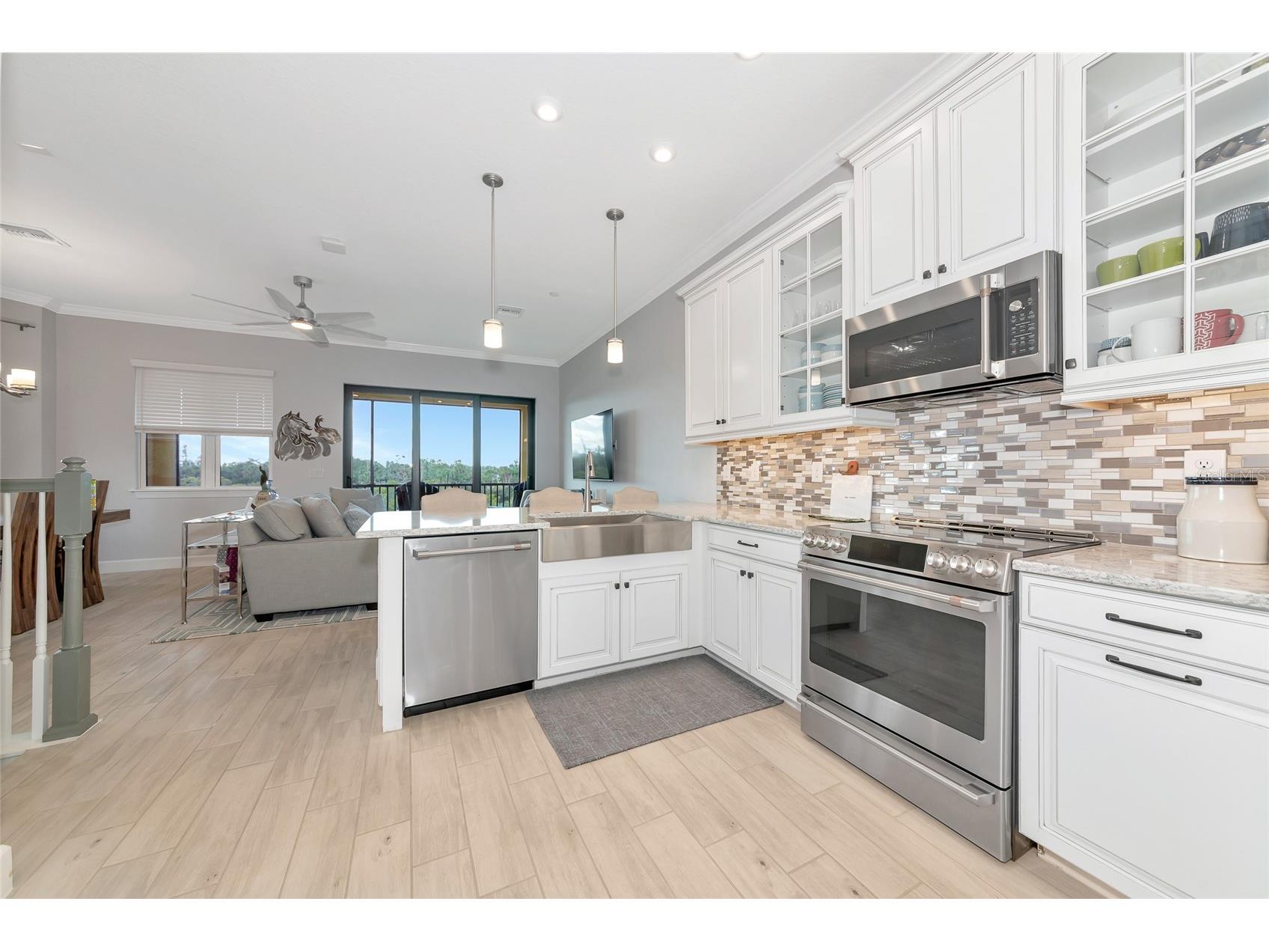 5561 Cannes Circle Sarasota FL 34231 A4652063 image13