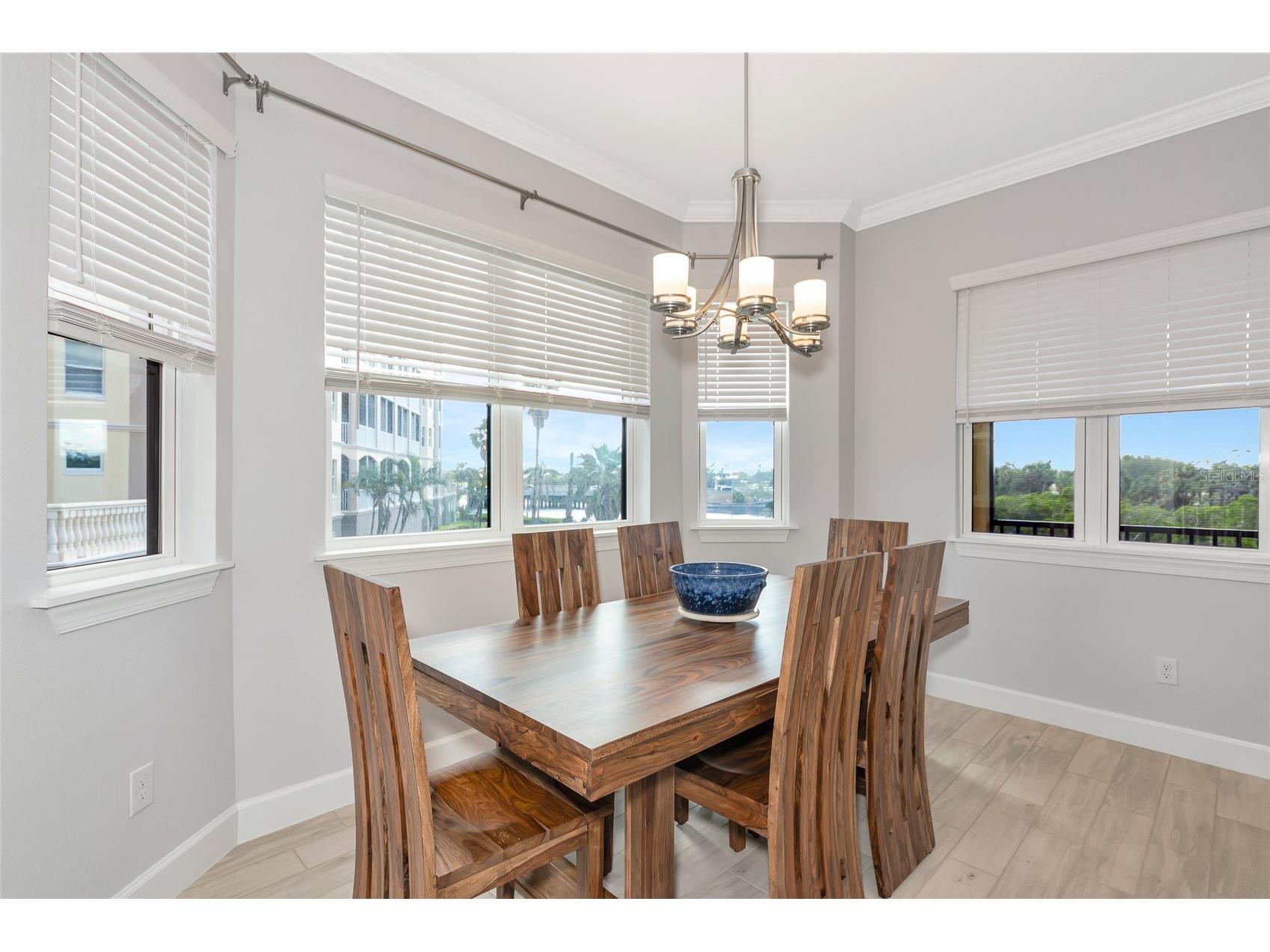 5561 Cannes Circle Sarasota FL 34231 A4652063 image15