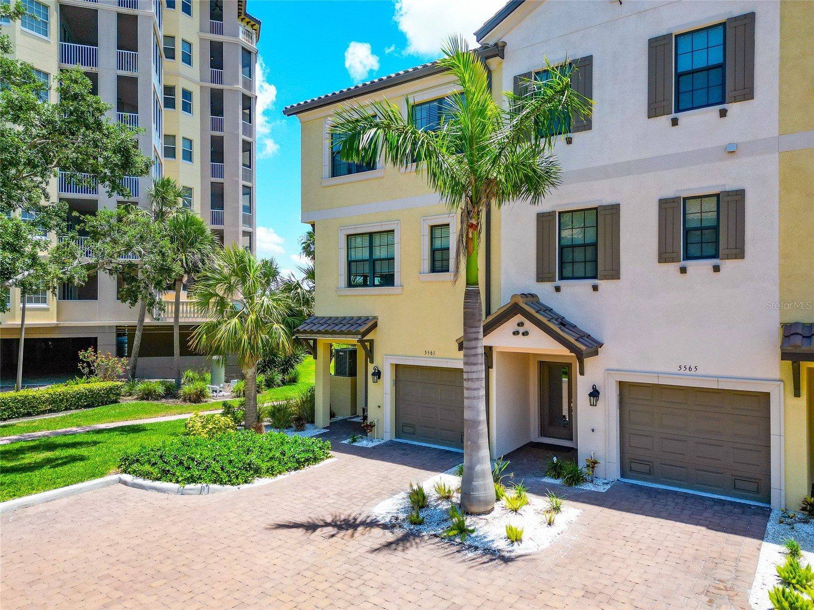 5561 Cannes Circle Sarasota FL 34231 A4652063 image2