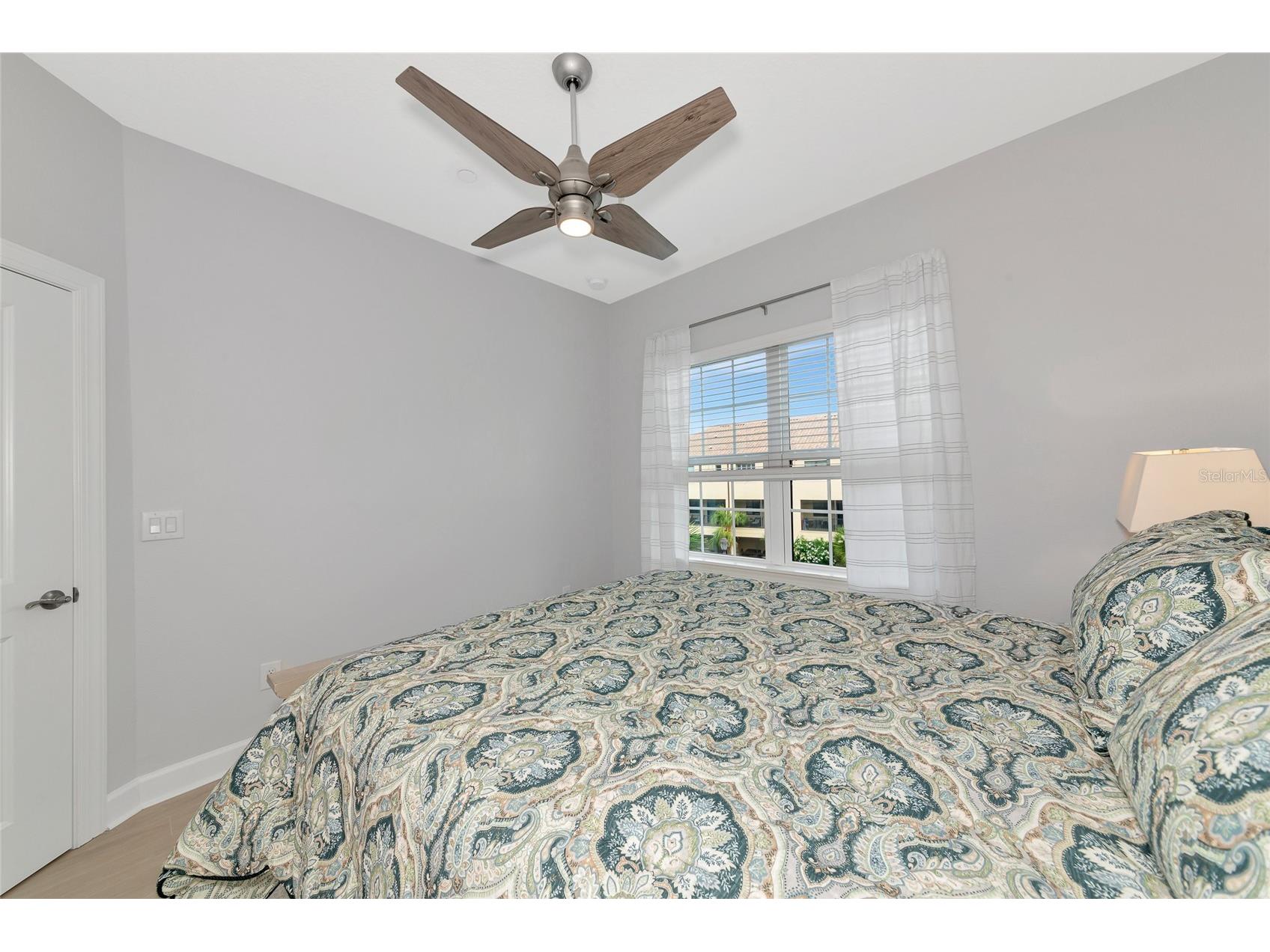 5561 Cannes Circle Sarasota FL 34231 A4652063 image24