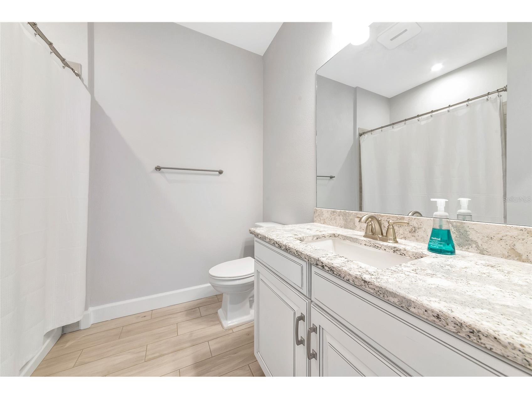 5561 Cannes Circle Sarasota FL 34231 A4652063 image27