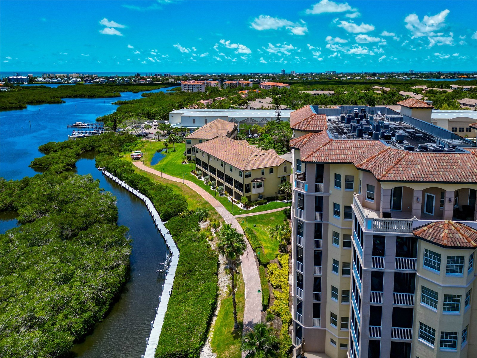 5561 Cannes Circle Sarasota FL 34231 A4652063 image50