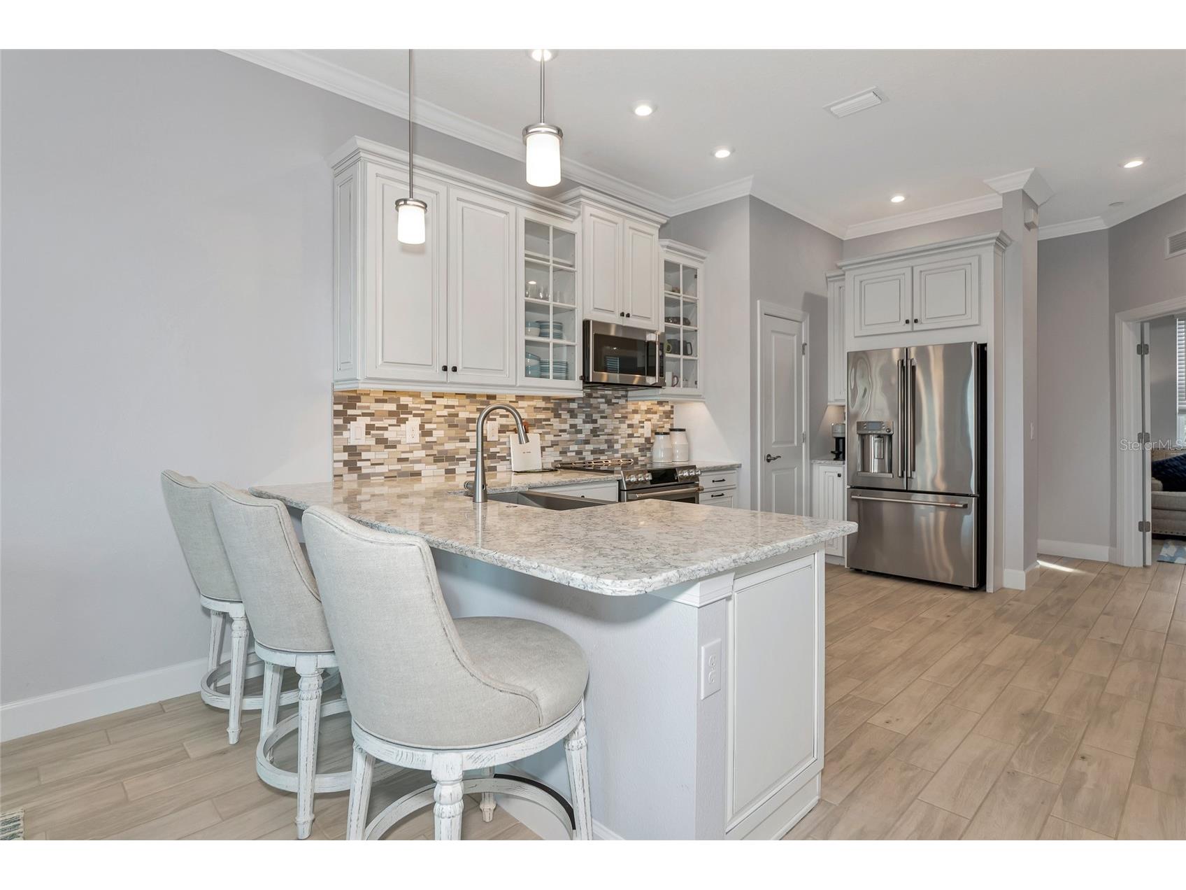 5561 Cannes Circle Sarasota FL 34231 A4652063 image9