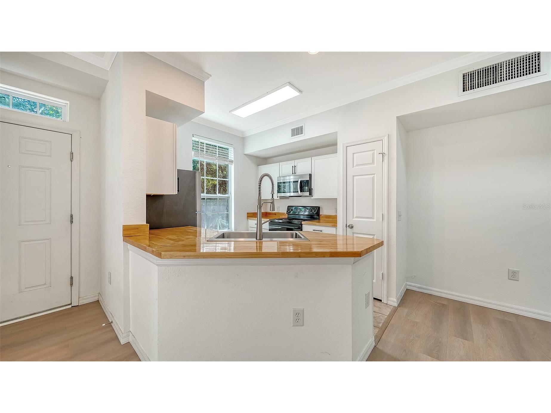 5561 Rosehill Road #104 Sarasota FL 34233 A4691365 image13