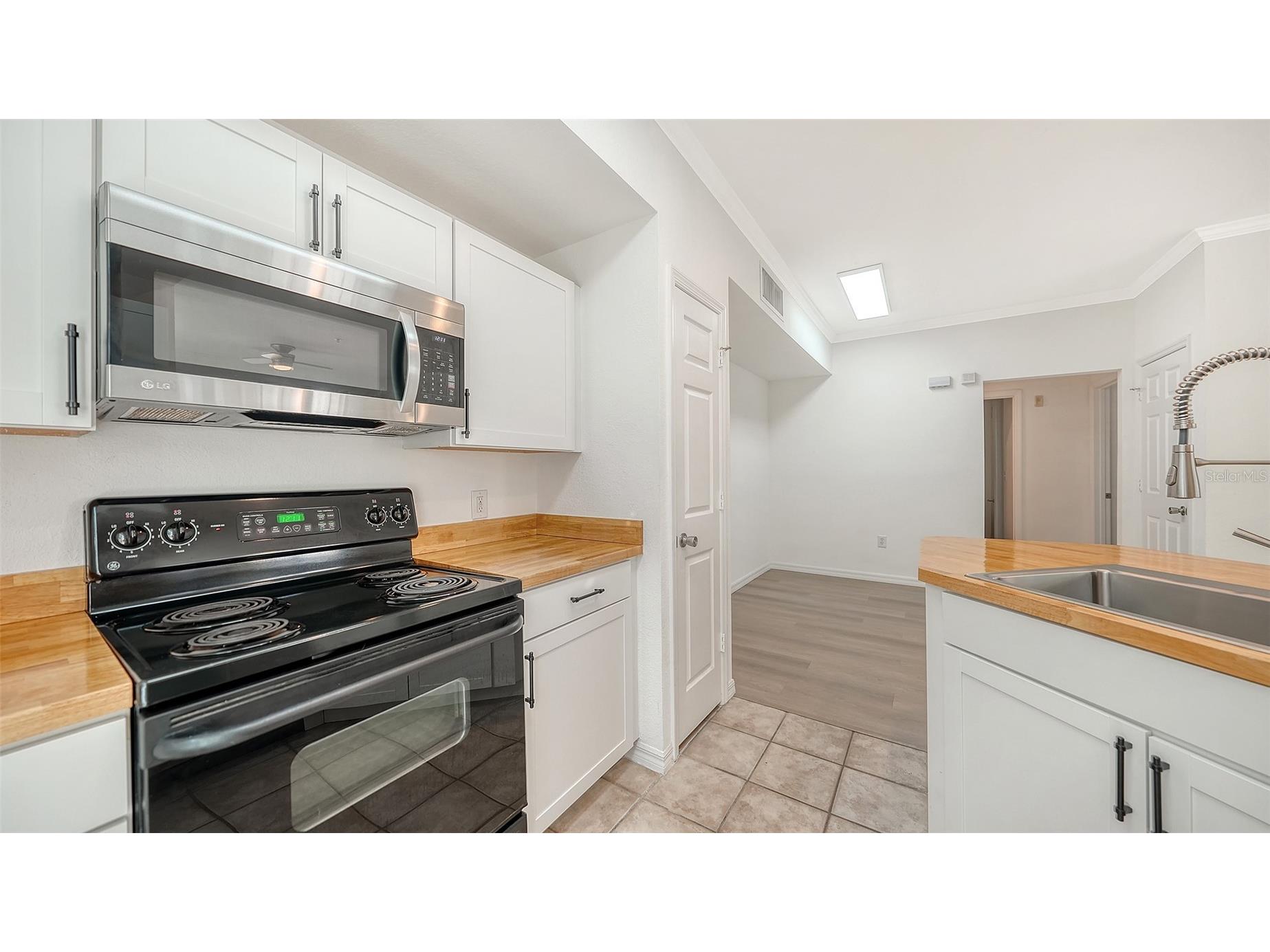 5561 Rosehill Road #104 Sarasota FL 34233 A4691365 image17