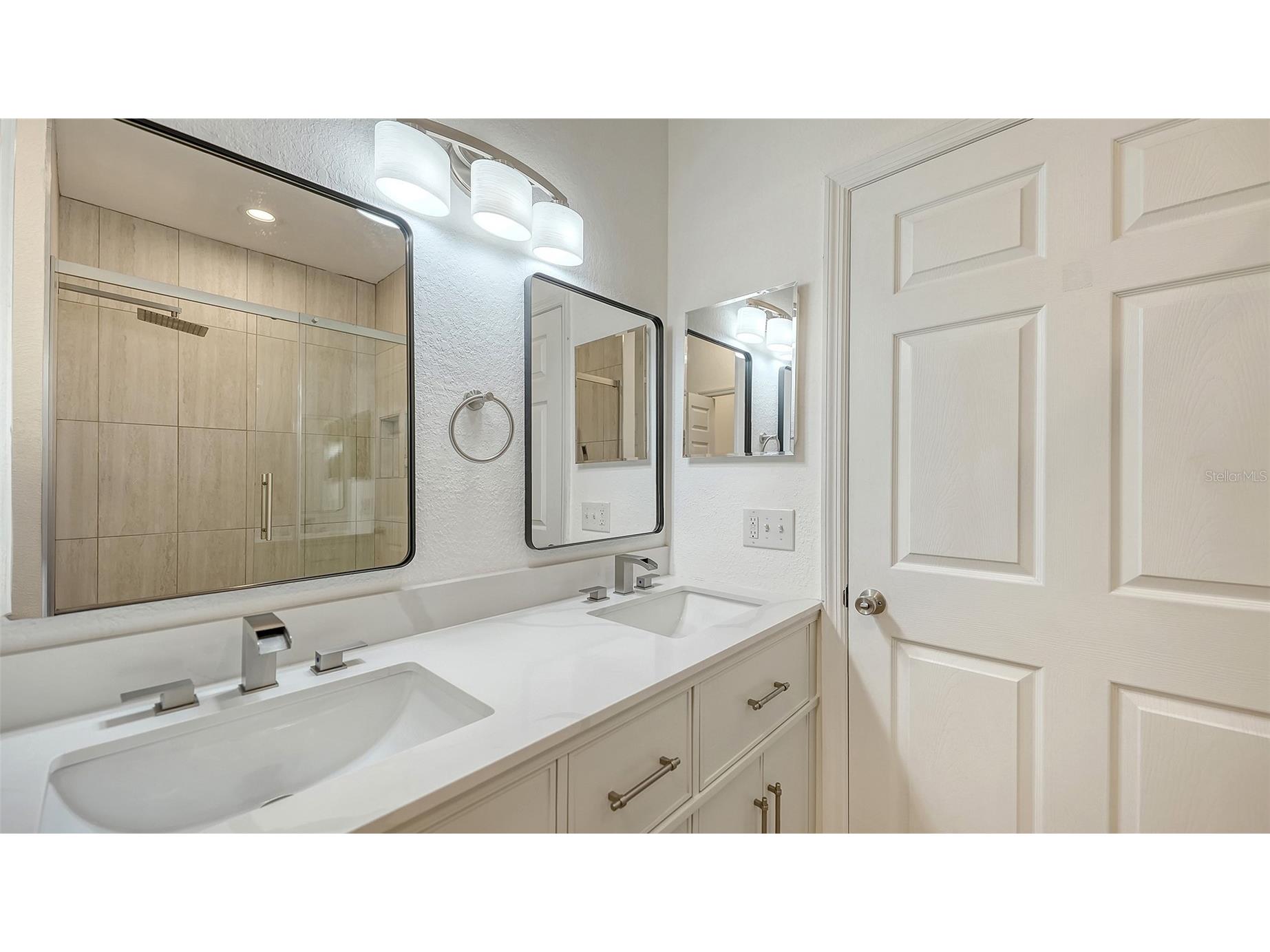 5561 Rosehill Road #104 Sarasota FL 34233 A4691365 image26