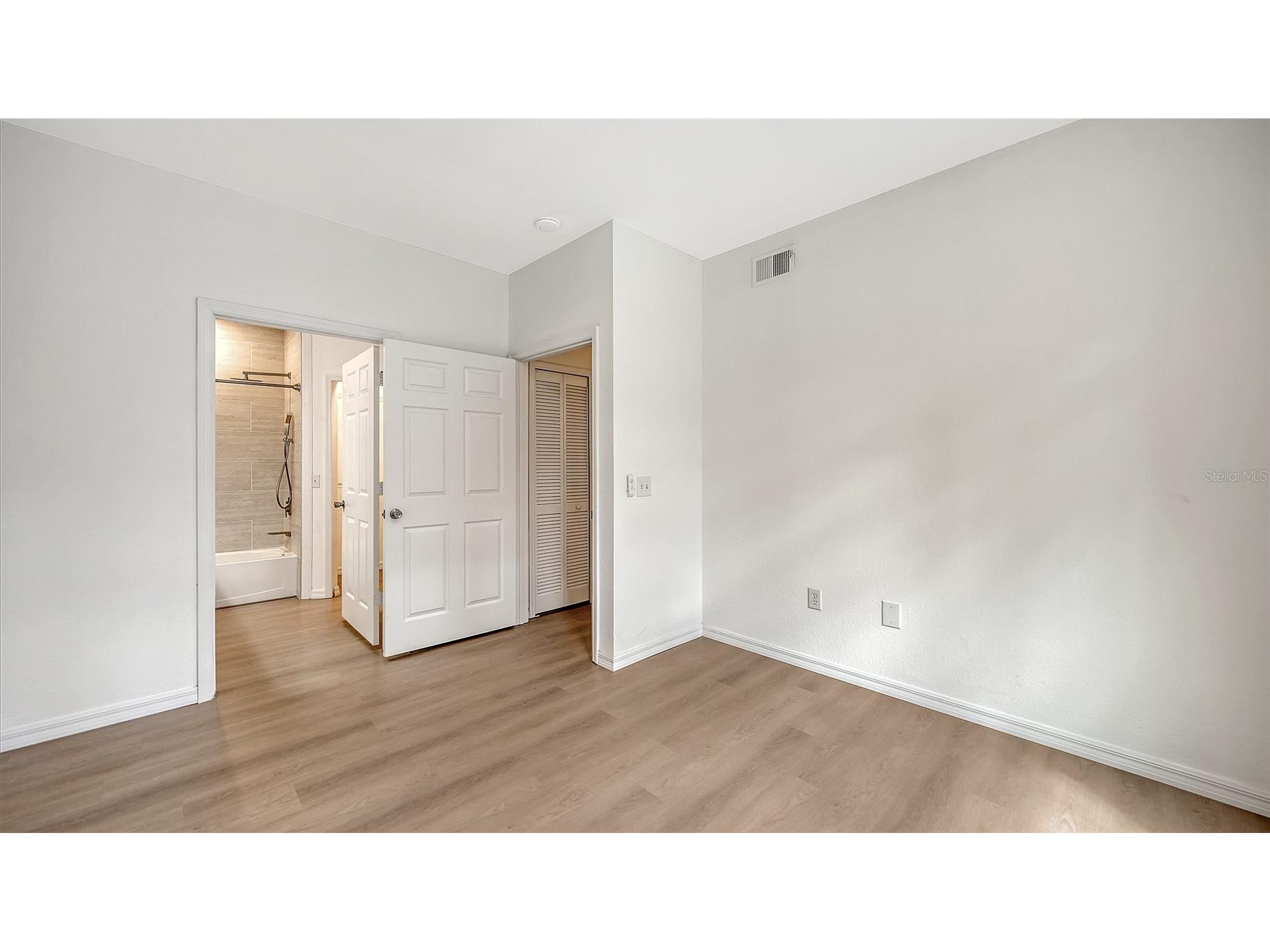 5561 Rosehill Road #104 Sarasota FL 34233 A4691365 image30
