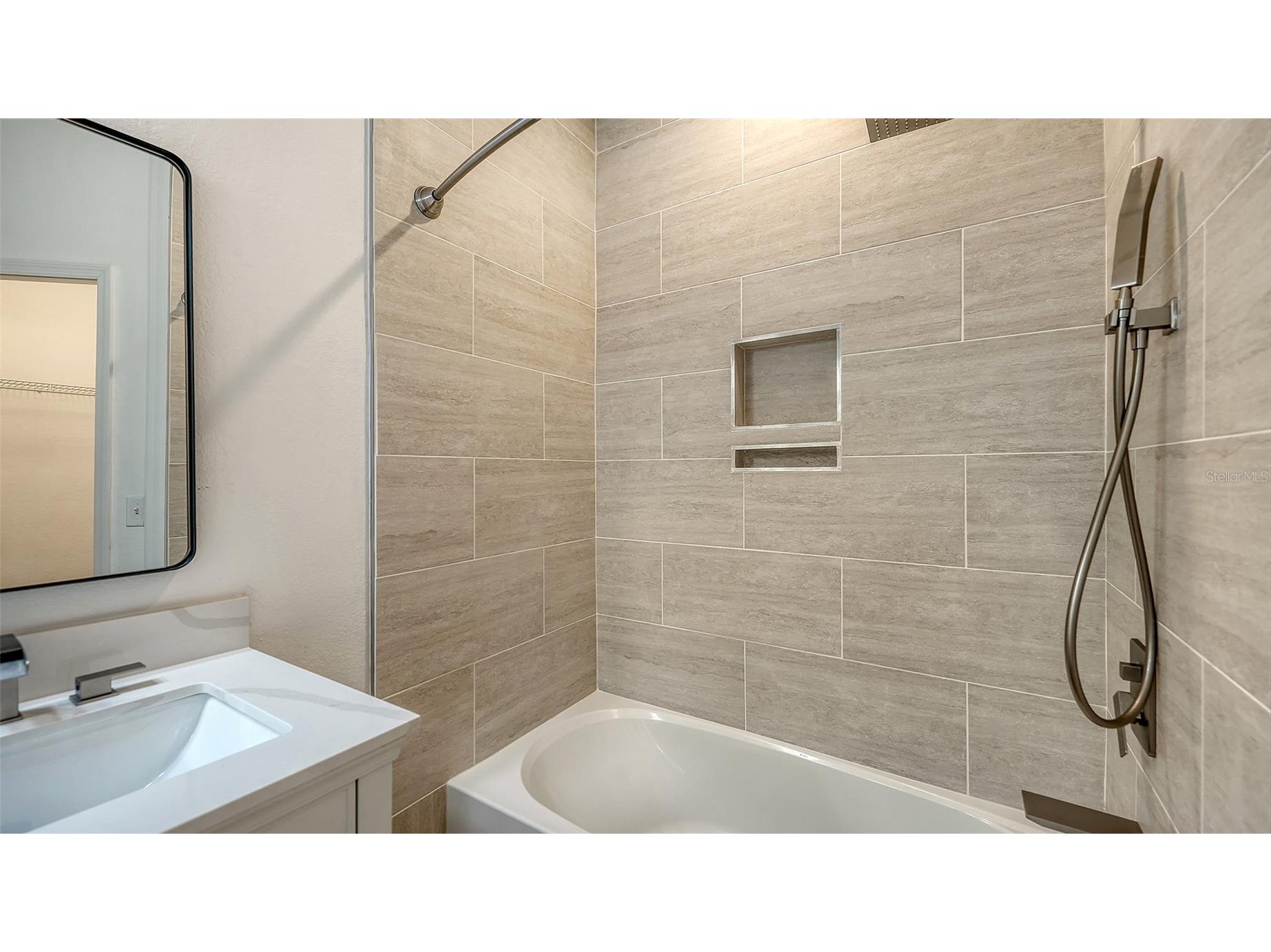 5561 Rosehill Road #104 Sarasota FL 34233 A4691365 image34