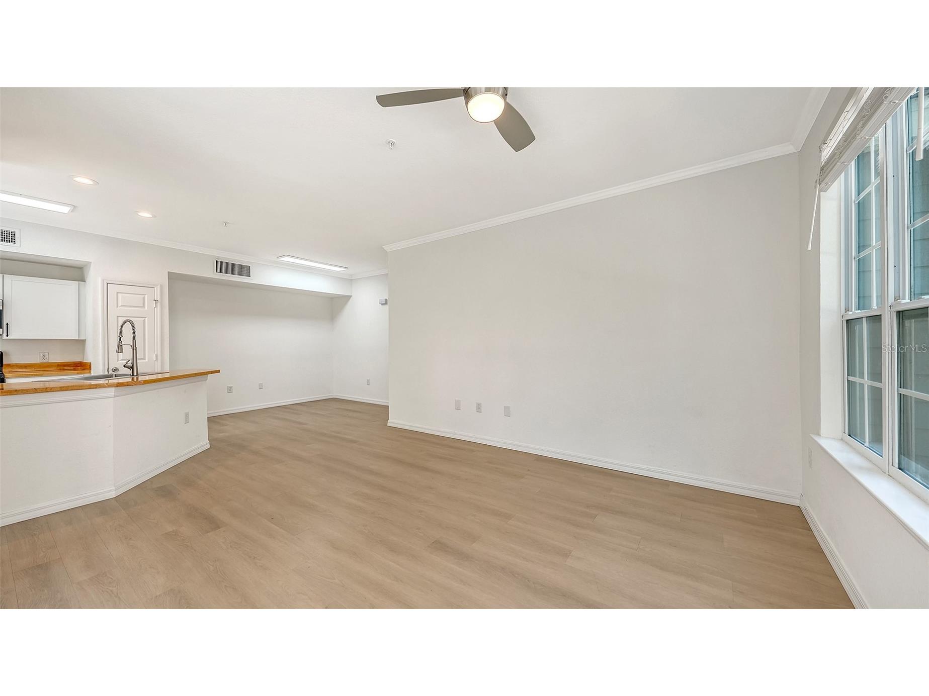 5561 Rosehill Road #104 Sarasota FL 34233 A4691365 image6