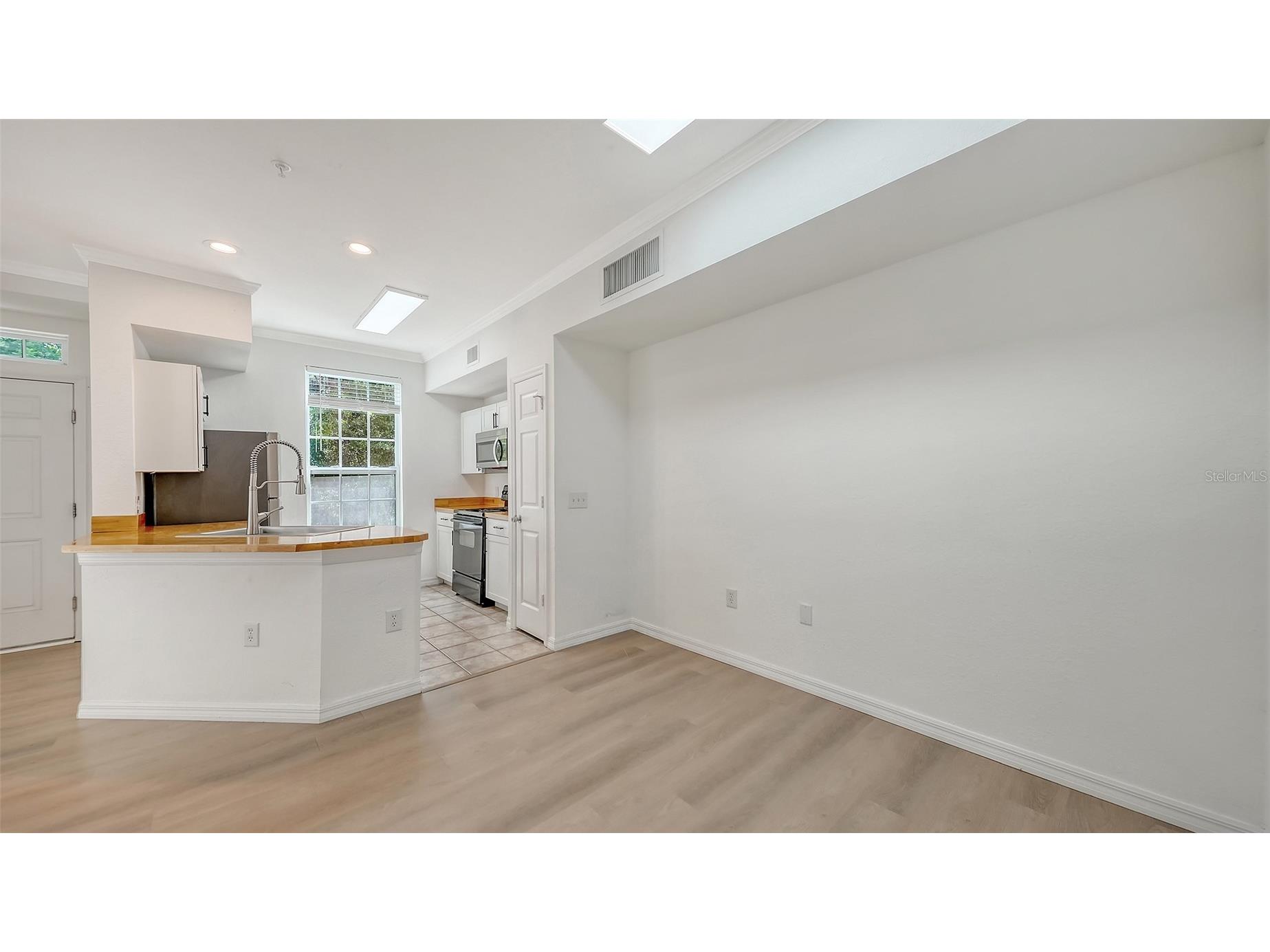 5561 Rosehill Road #104 Sarasota FL 34233 A4691365 image9