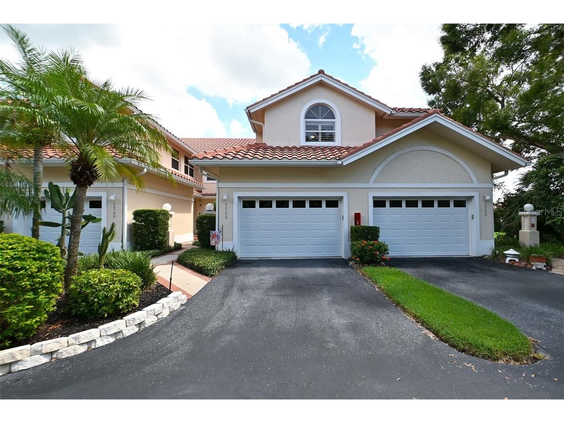 5562 Golf Pointe Drive #F2 Sarasota FL 34243 A4583118 image1